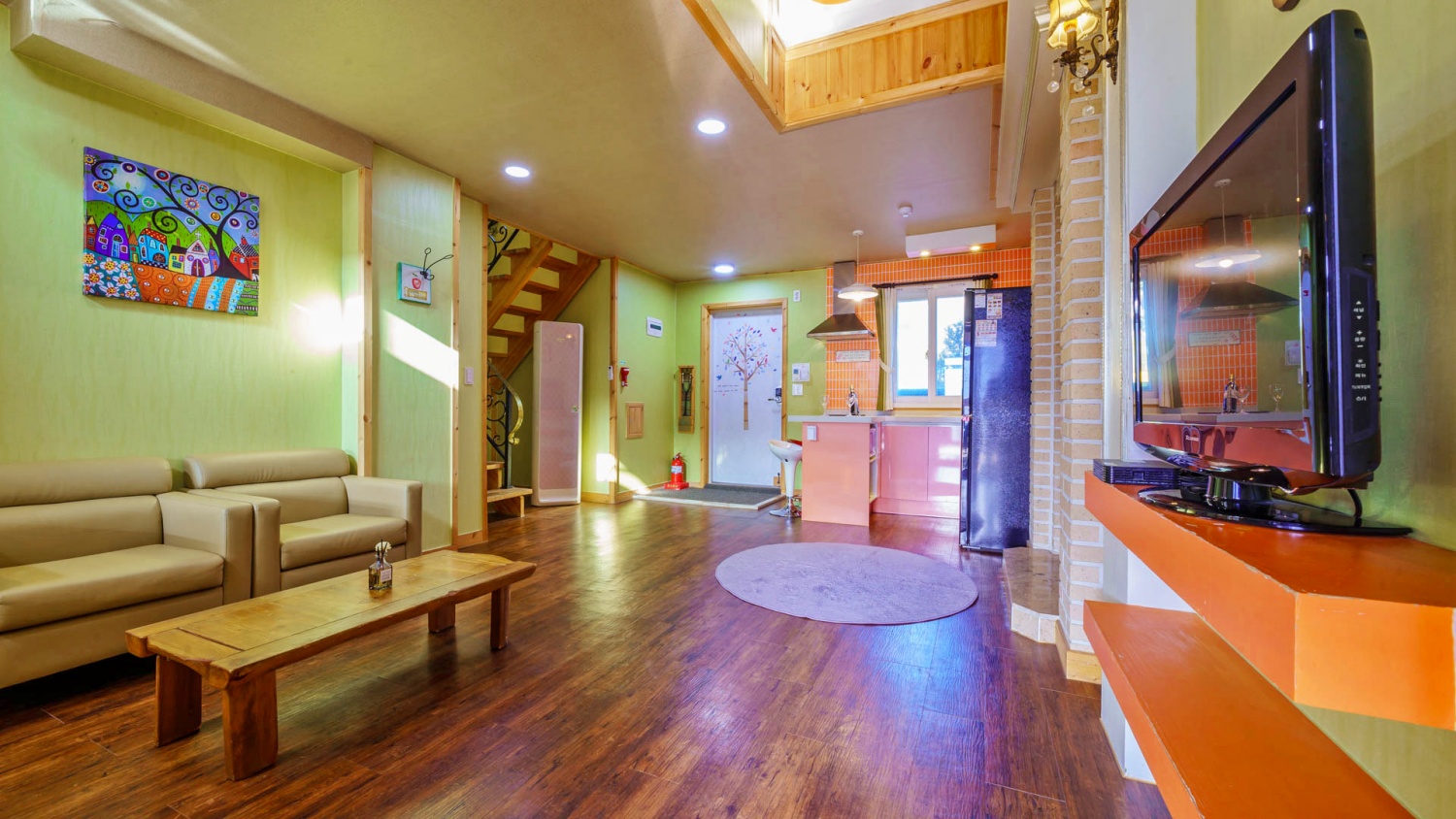room detail thumbnail 2