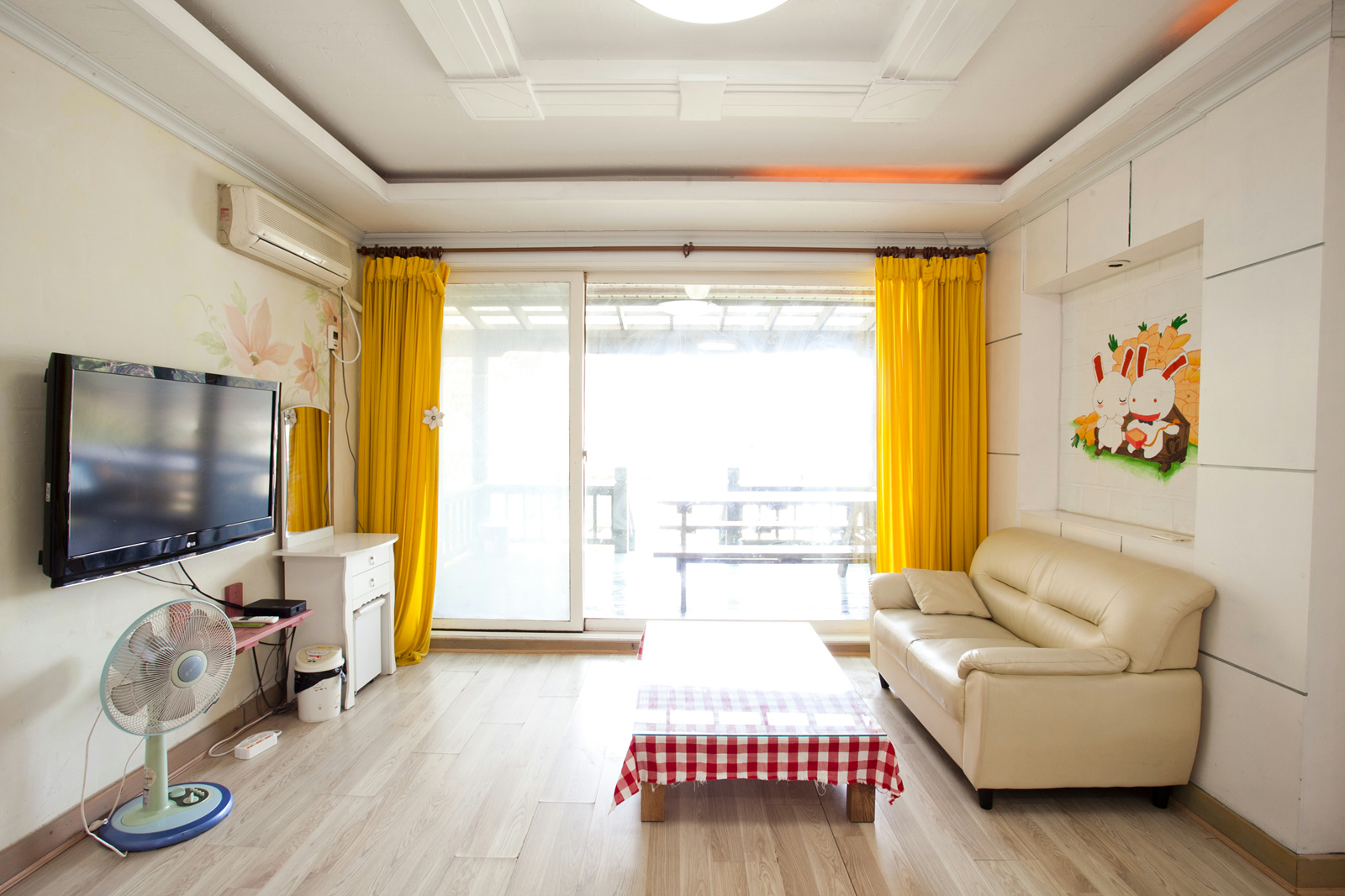 room detail thumbnail 1