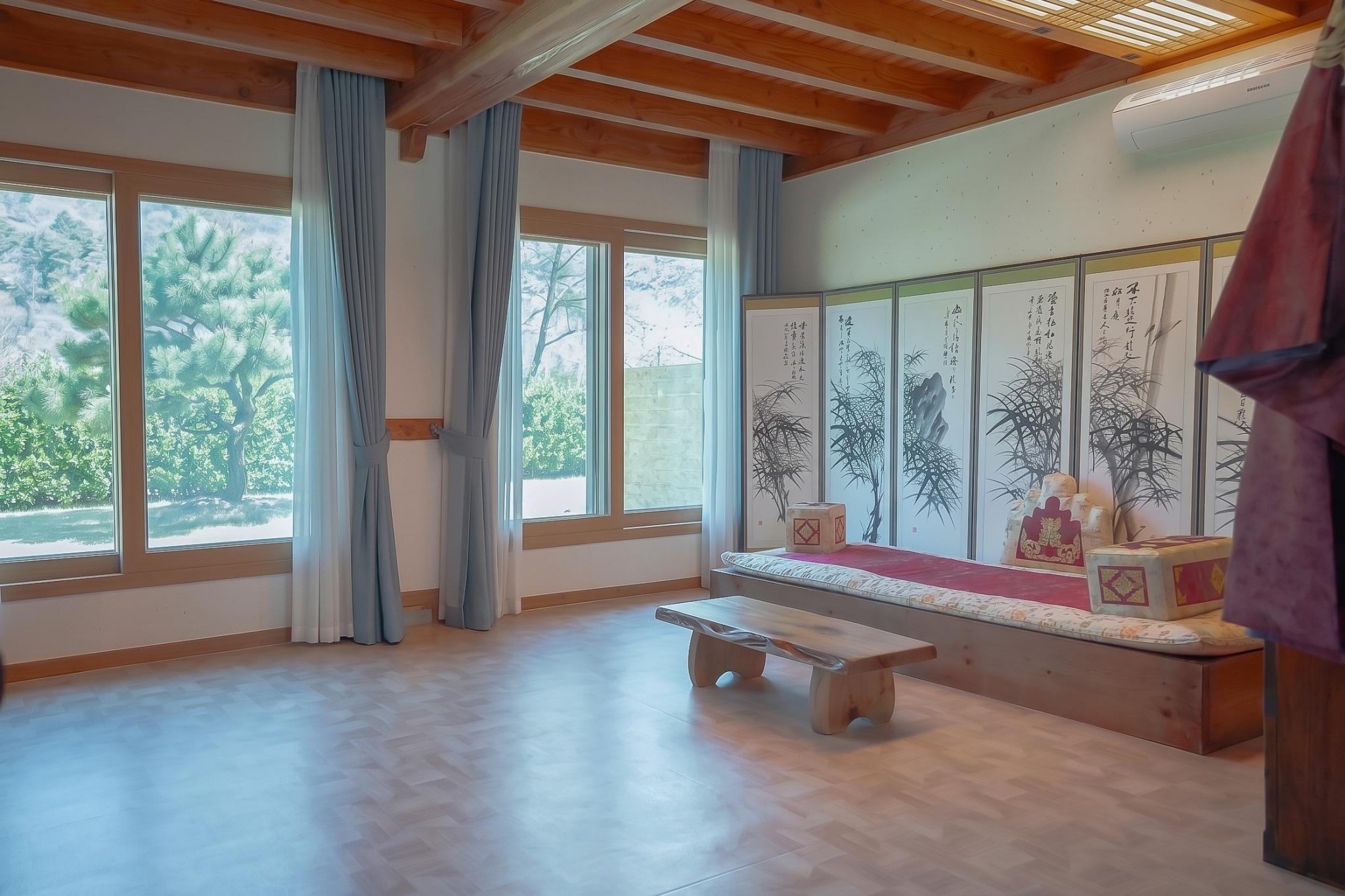 room detail thumbnail 2