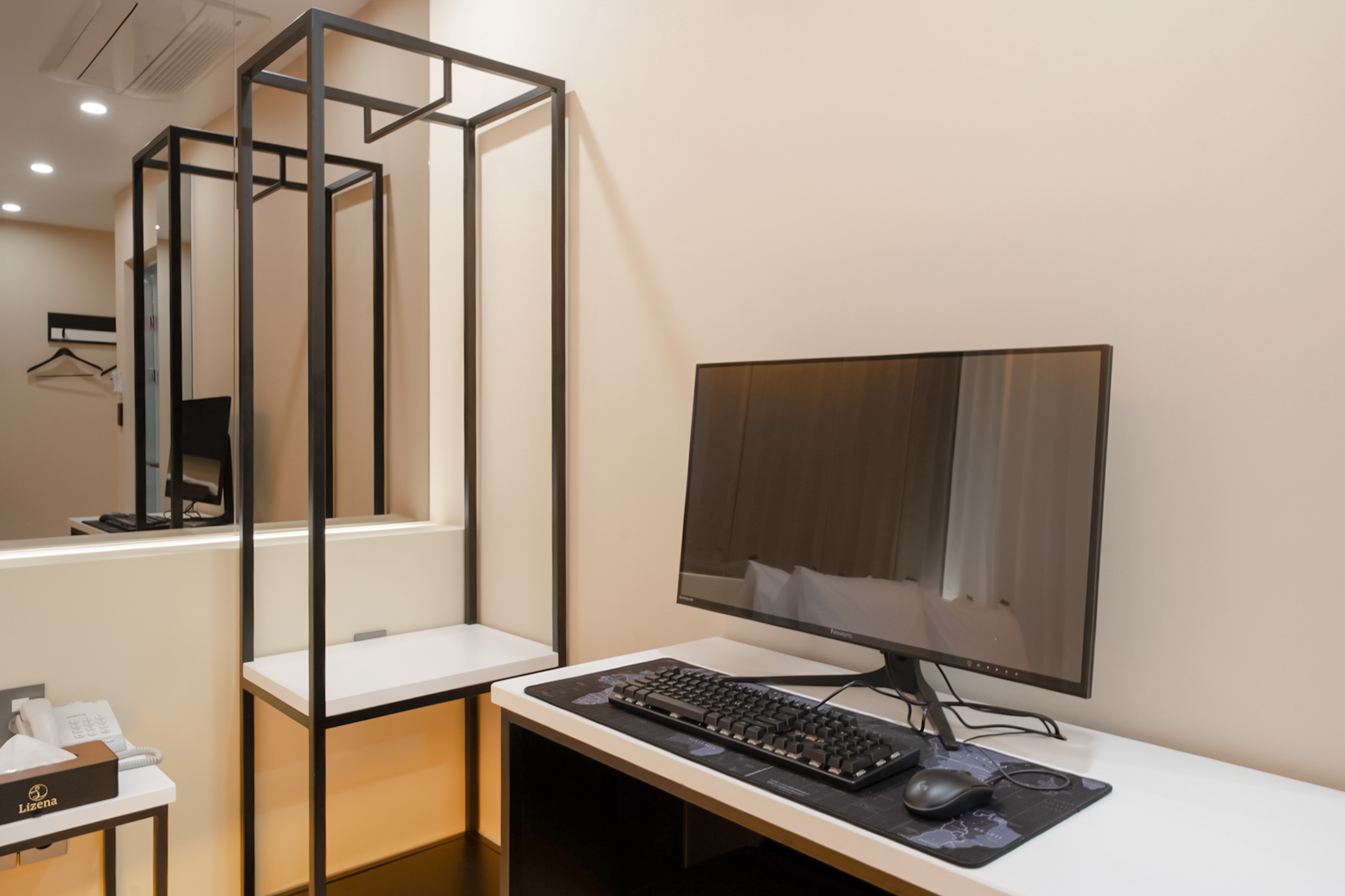 room detail thumbnail 2