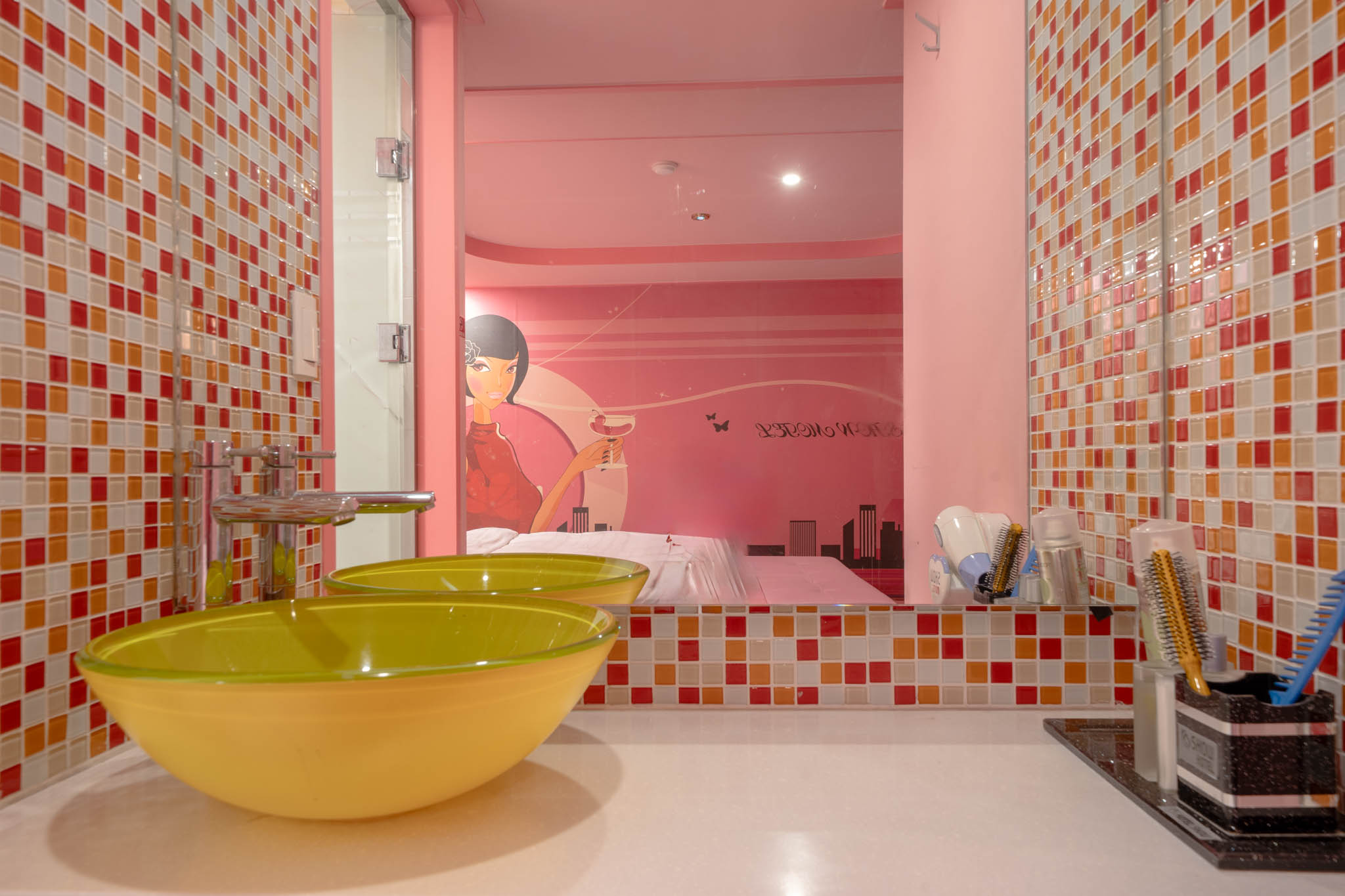 room detail thumbnail 2