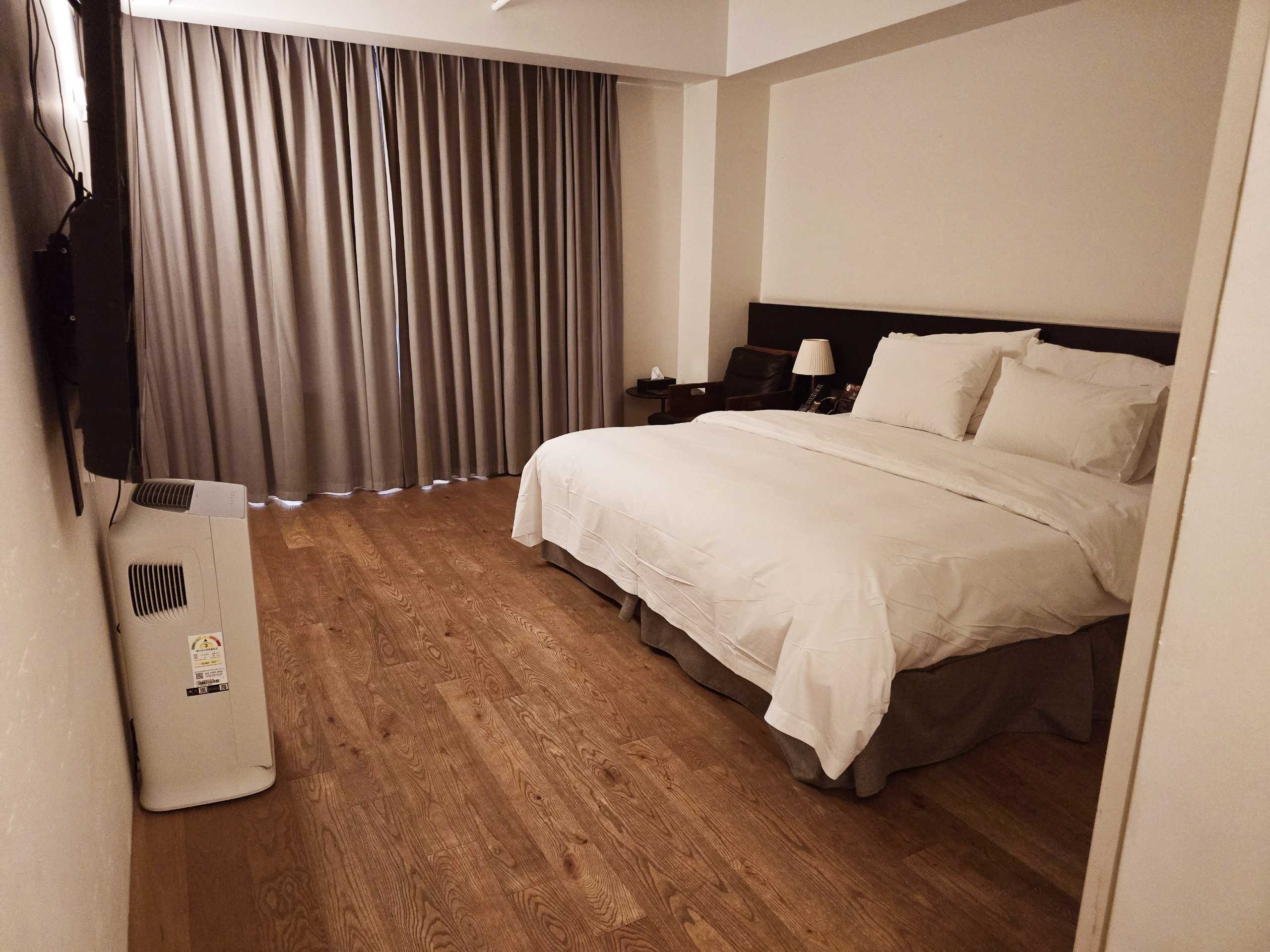 room detail thumbnail 0