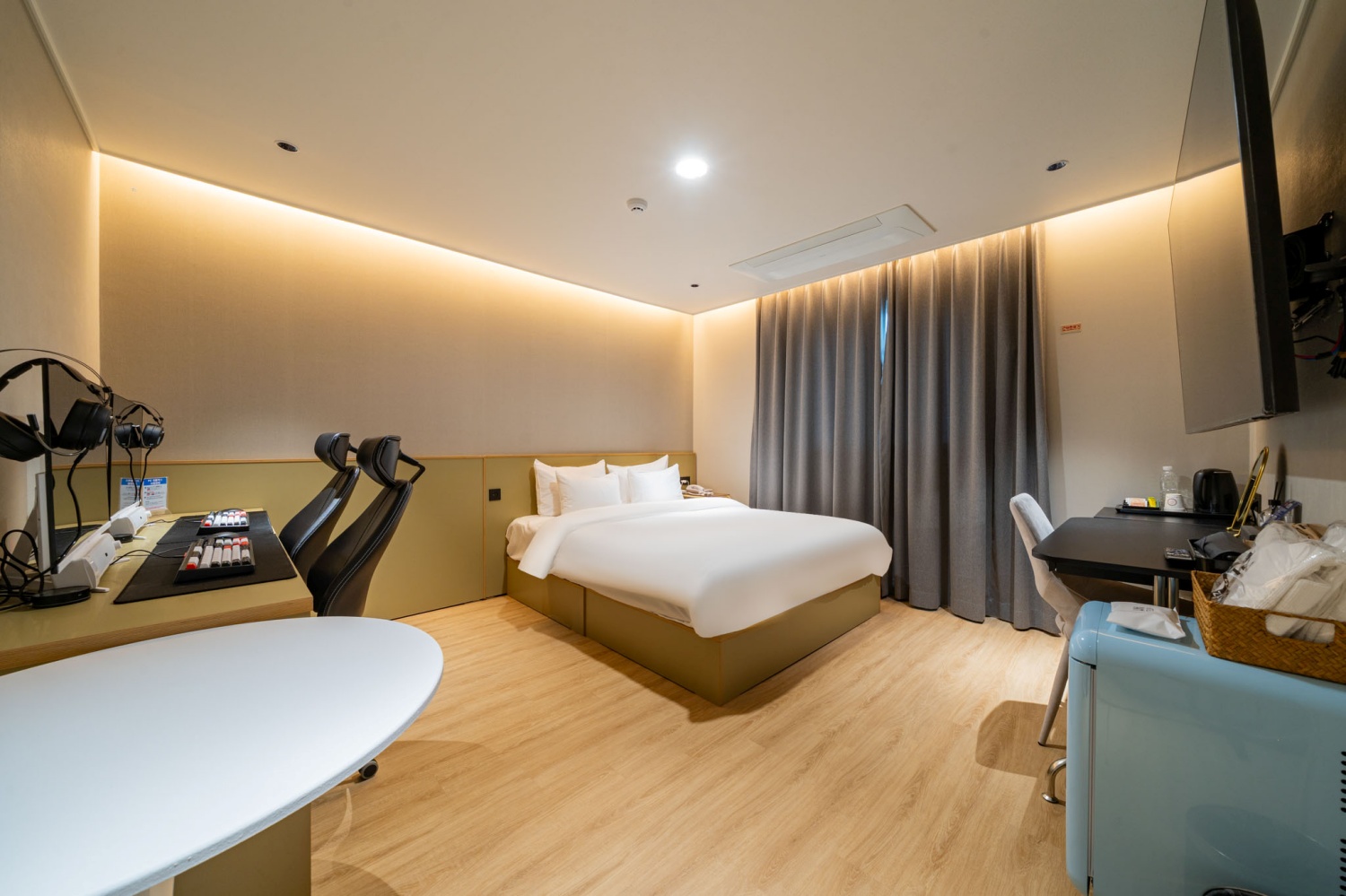 room detail thumbnail 0