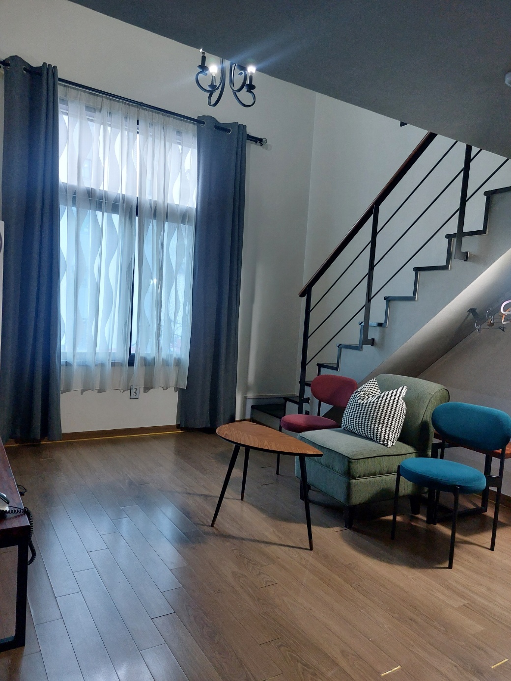 room detail thumbnail 2