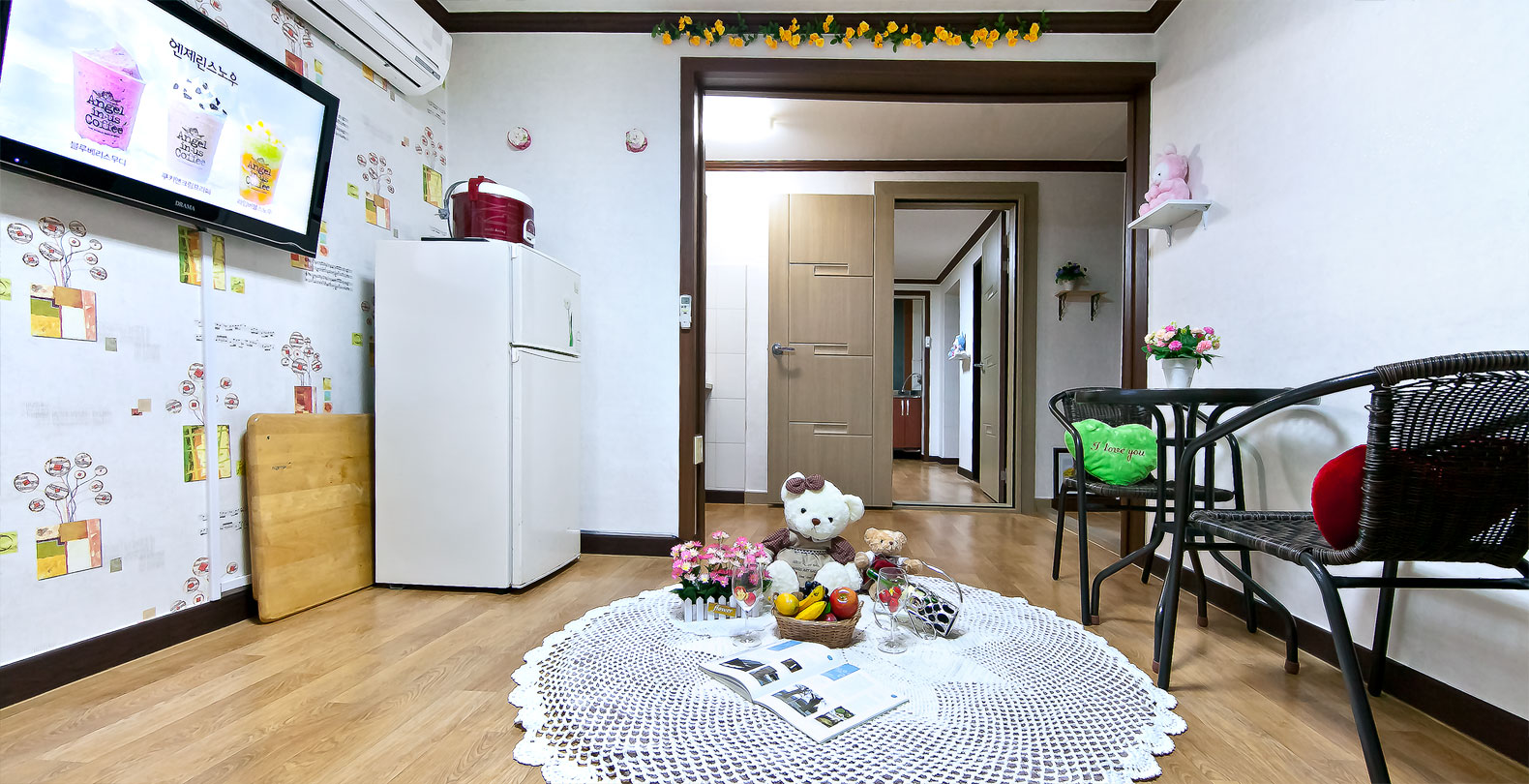 room detail thumbnail 2