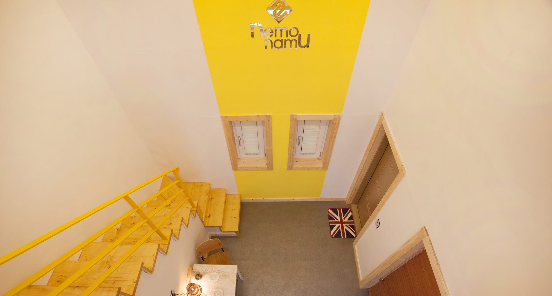 room detail thumbnail 2