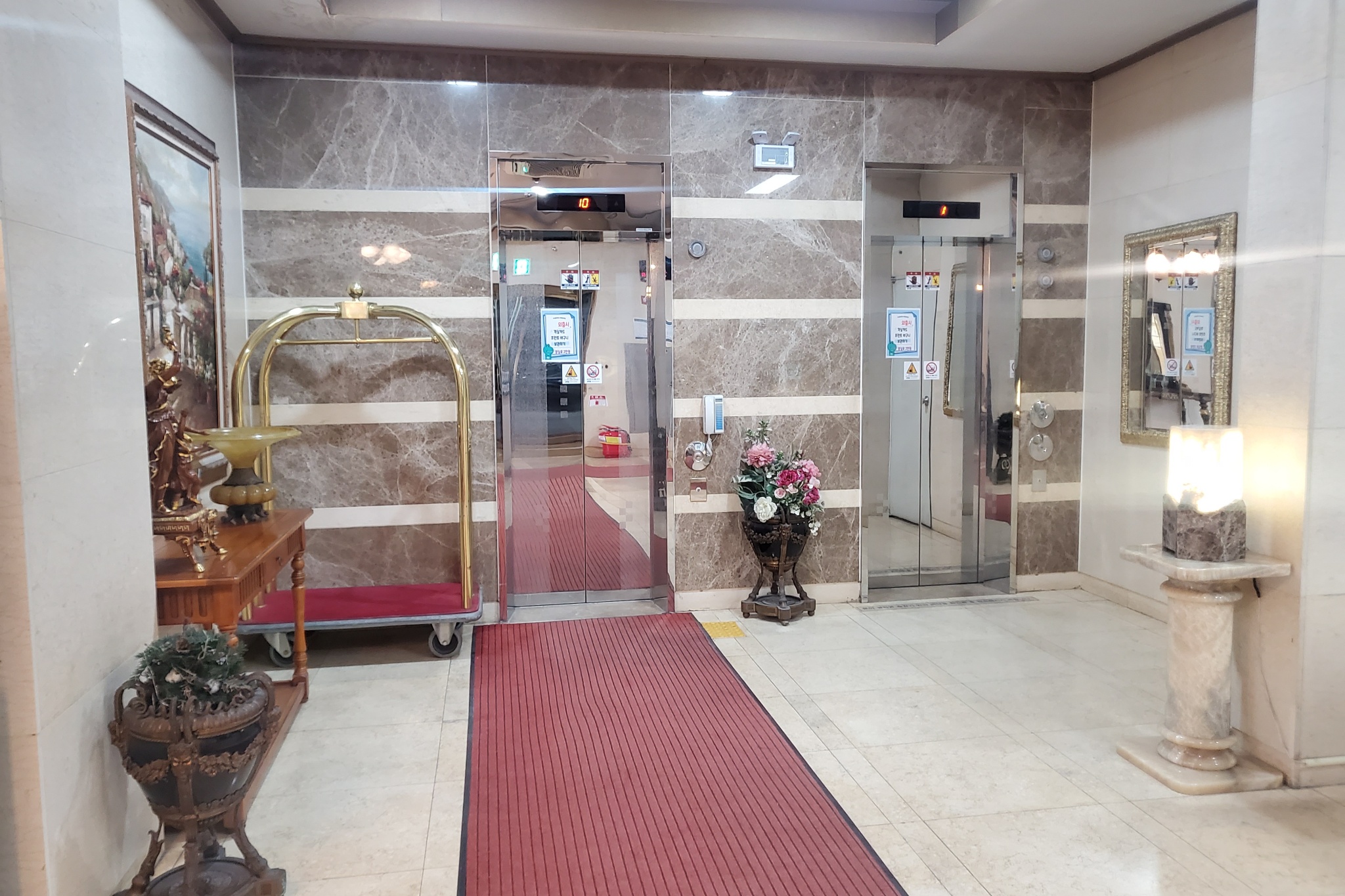 https://yaimg.yanolja.com/v5/2026/05/06/02/69faada678a477.51352960.jpg