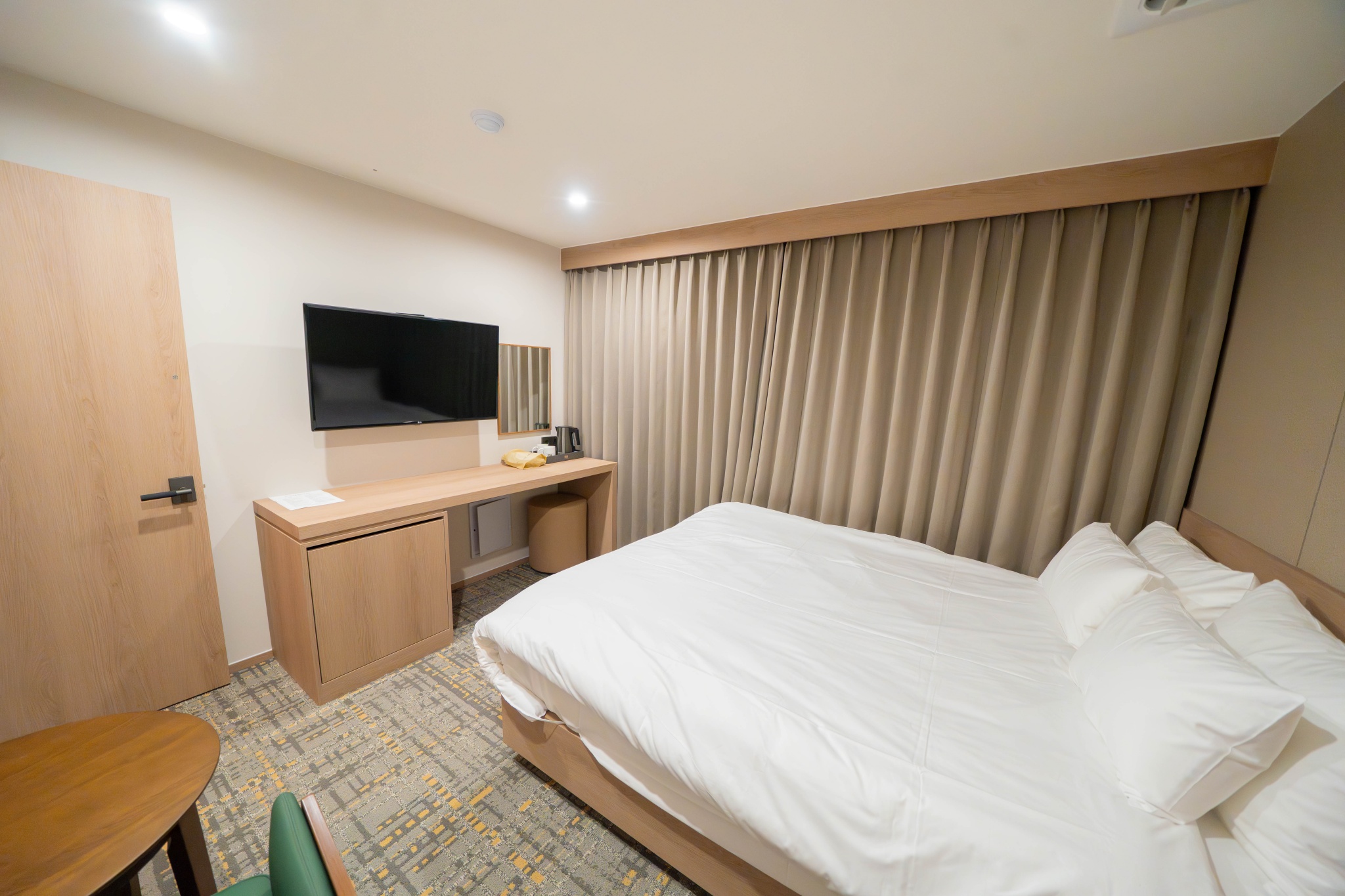 room detail thumbnail 0