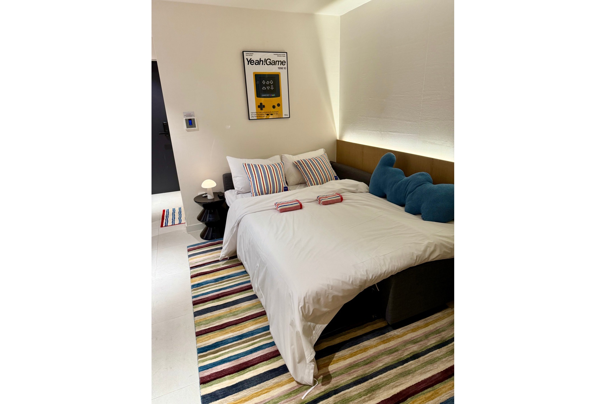 room detail thumbnail 2