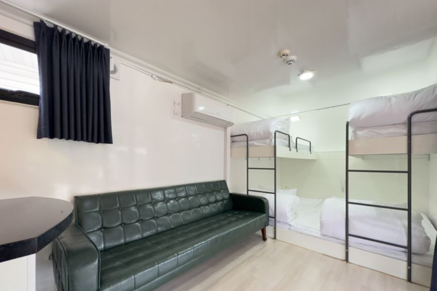 room detail thumbnail 1