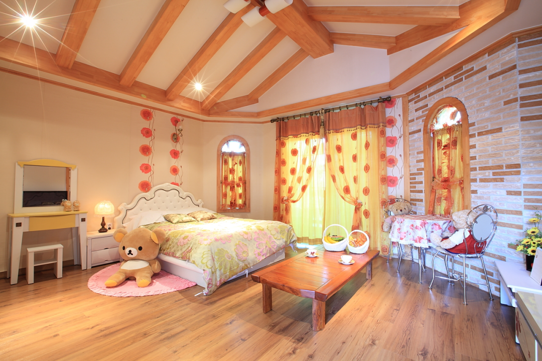 room detail thumbnail 0