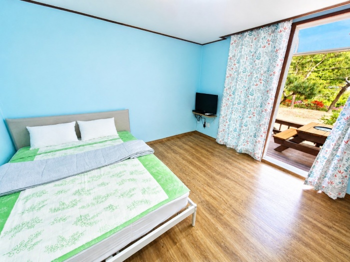 room detail thumbnail 1