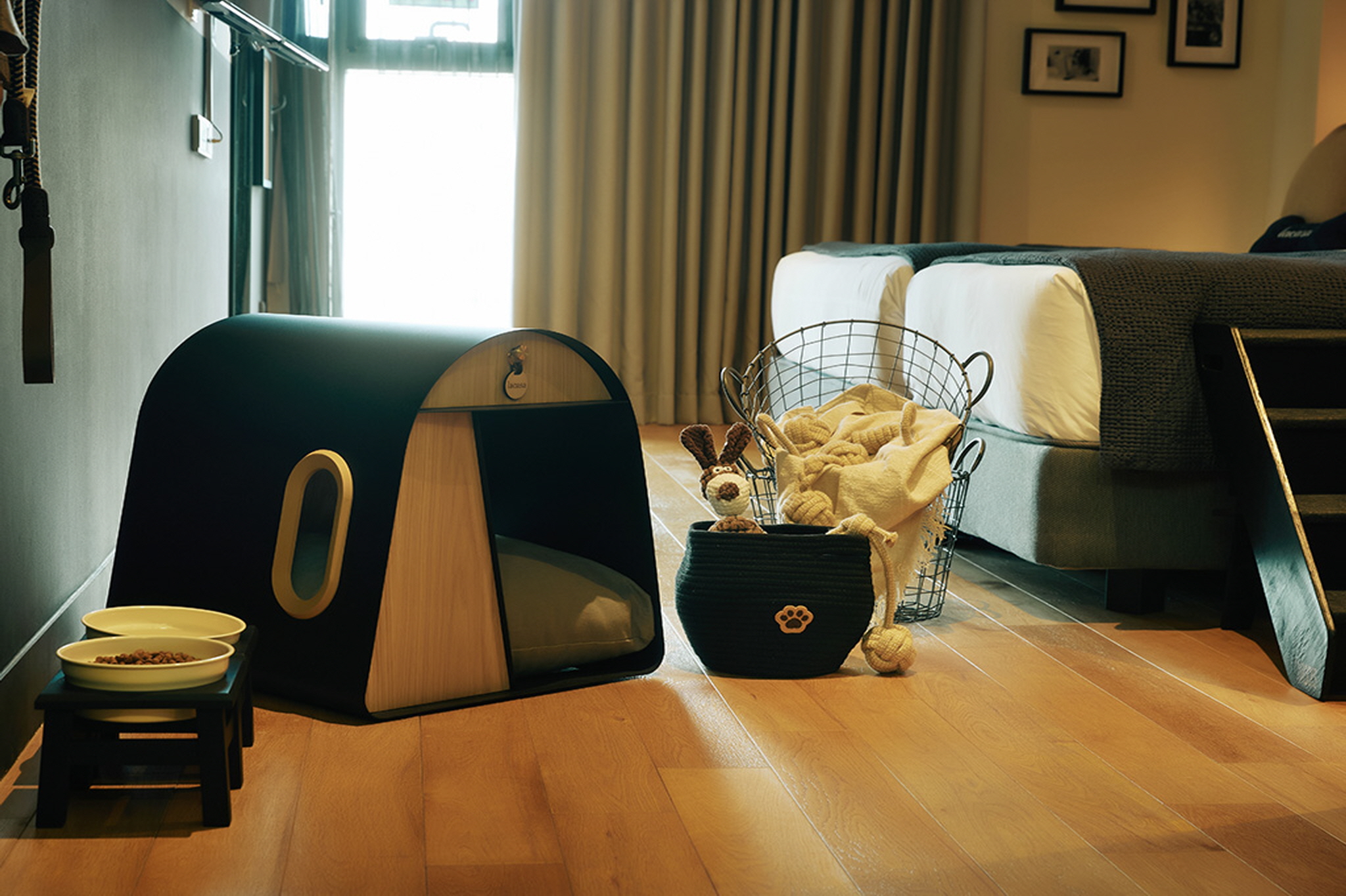 room detail thumbnail 2