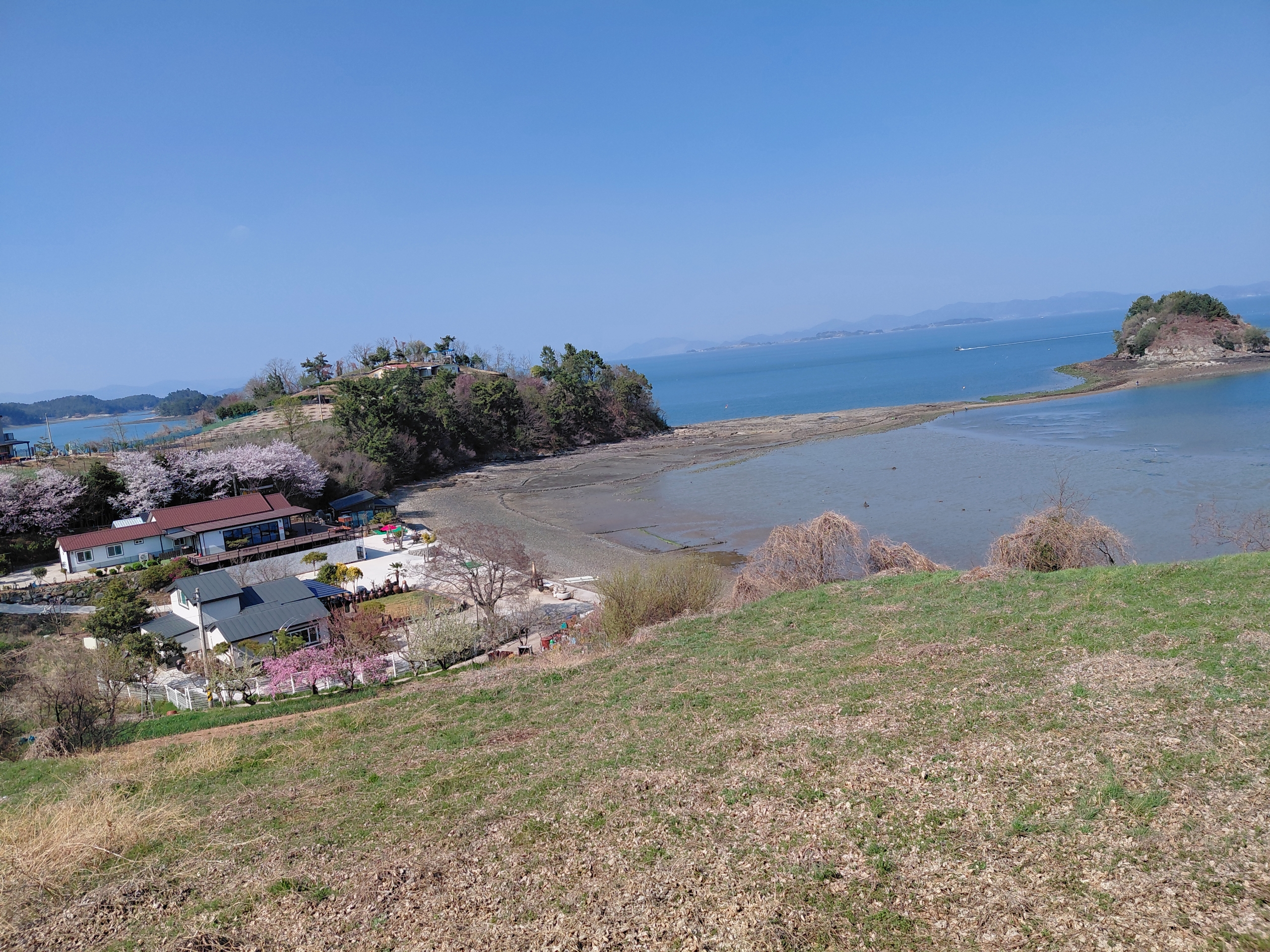 https://yaimg.yanolja.com/v5/2026/05/19/08/6a0c1fd18bf5b0.86048084.jpg