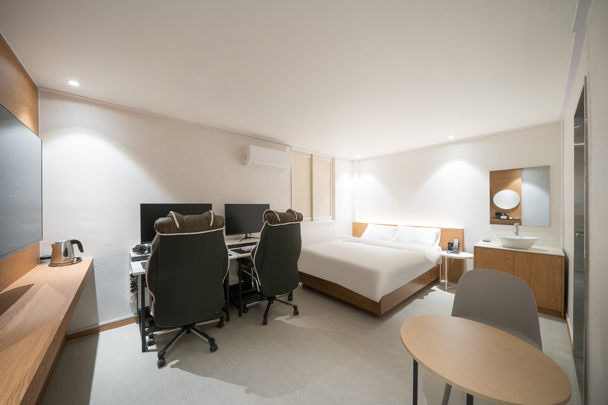 room detail thumbnail 0