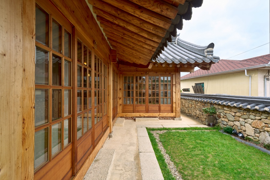 https://yaimg.yanolja.com/v5/2026/05/20/02/6a0d1a275a8dd6.47365005.jpg
