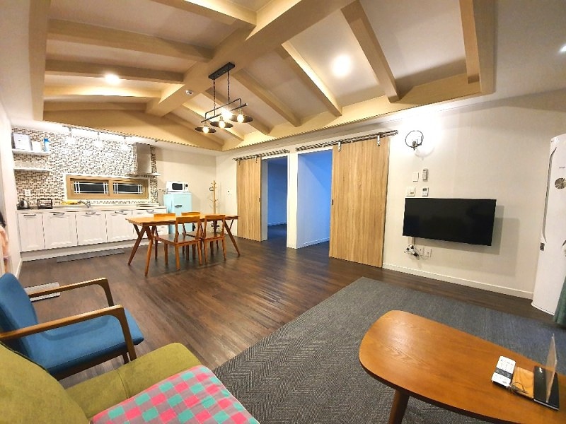 room detail thumbnail 1