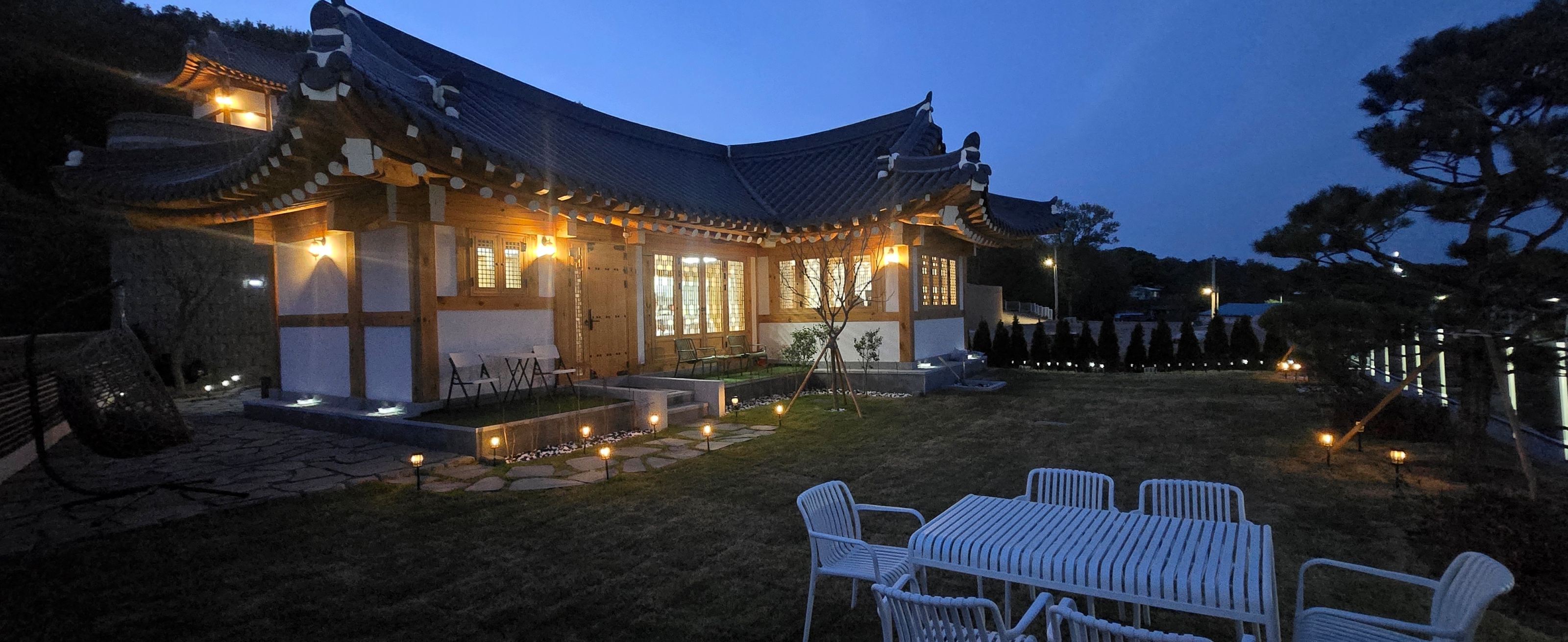 https://yaimg.yanolja.com/v5/2026/05/21/06/6a0ea7e966e1d8.97847571.jpg