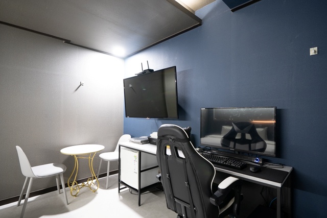 room detail thumbnail 2