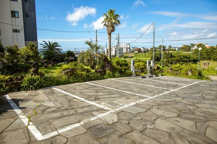 https://yaimg.yanolja.com/v5/2026/05/26/02/6a14ff822c7232.32827247.jpg
