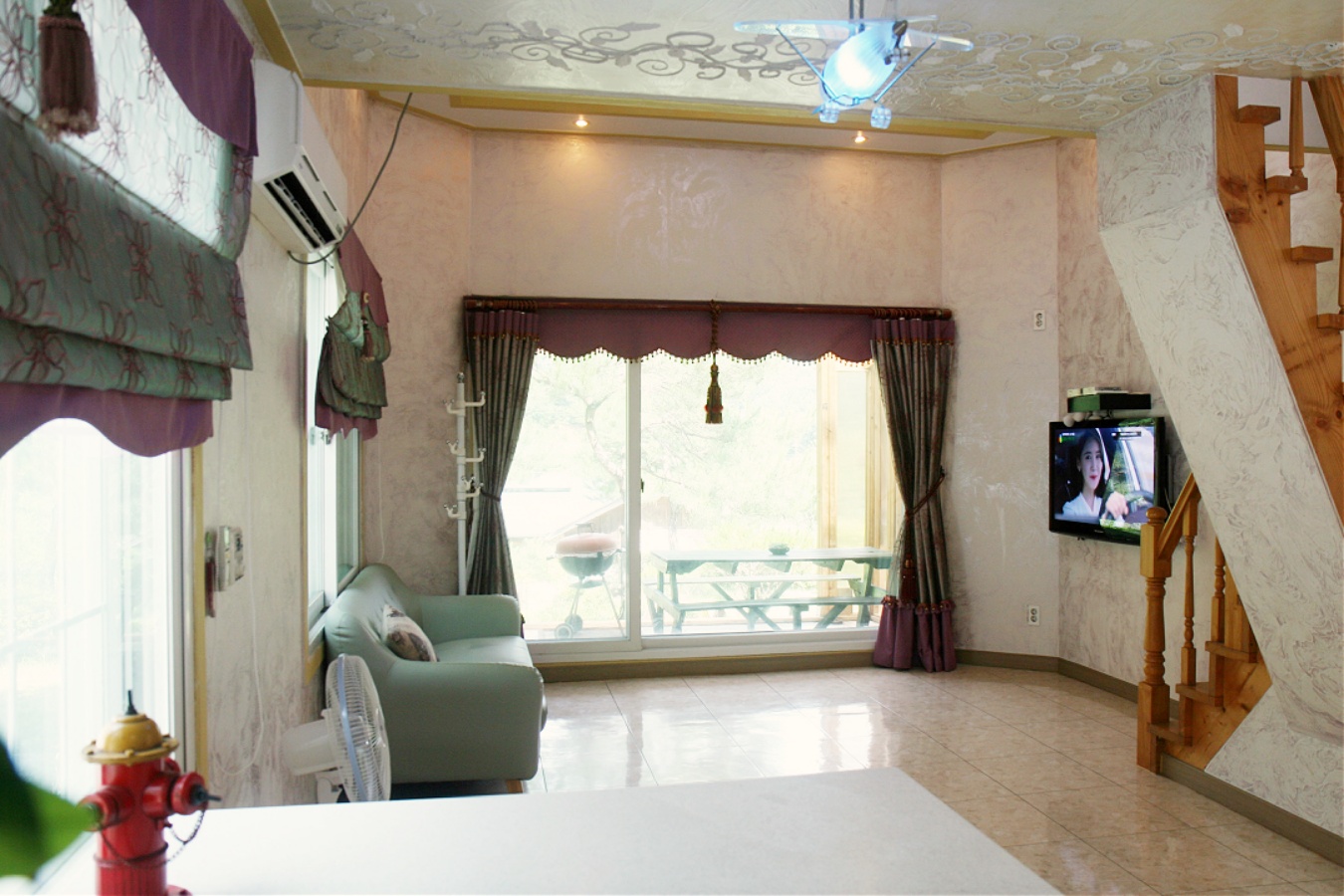 room detail thumbnail 0