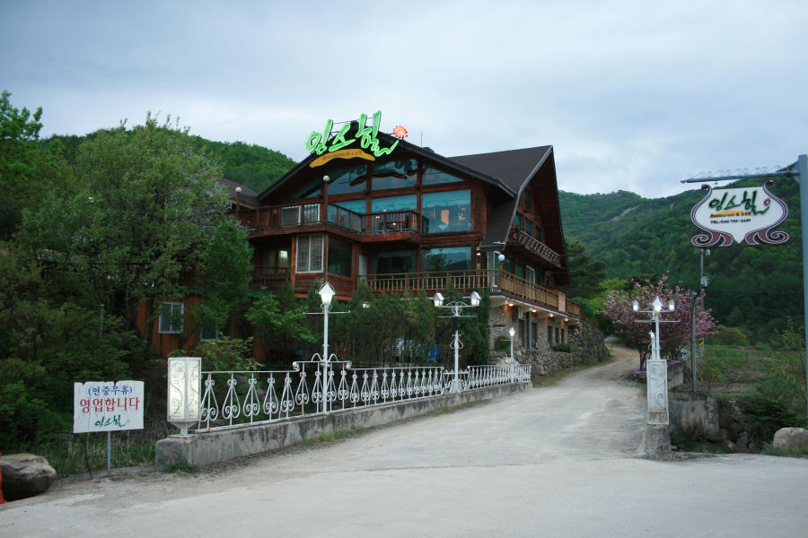 https://yaimg.yanolja.com/v5/2026/06/02/07/6a1e7f8bba12c8.99225904.jpg