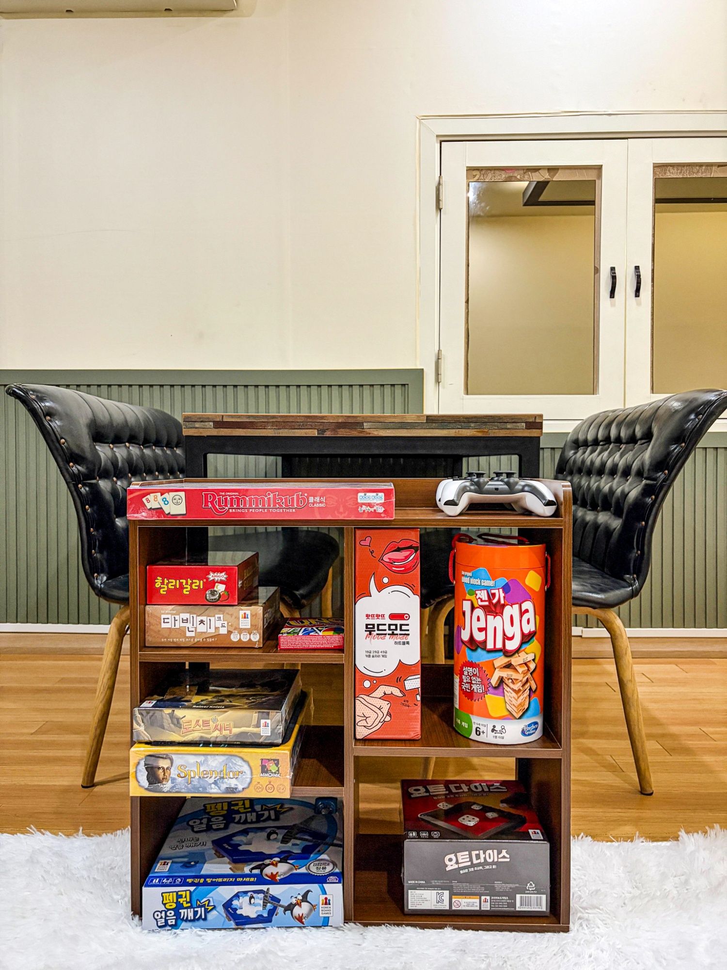 room detail thumbnail 1