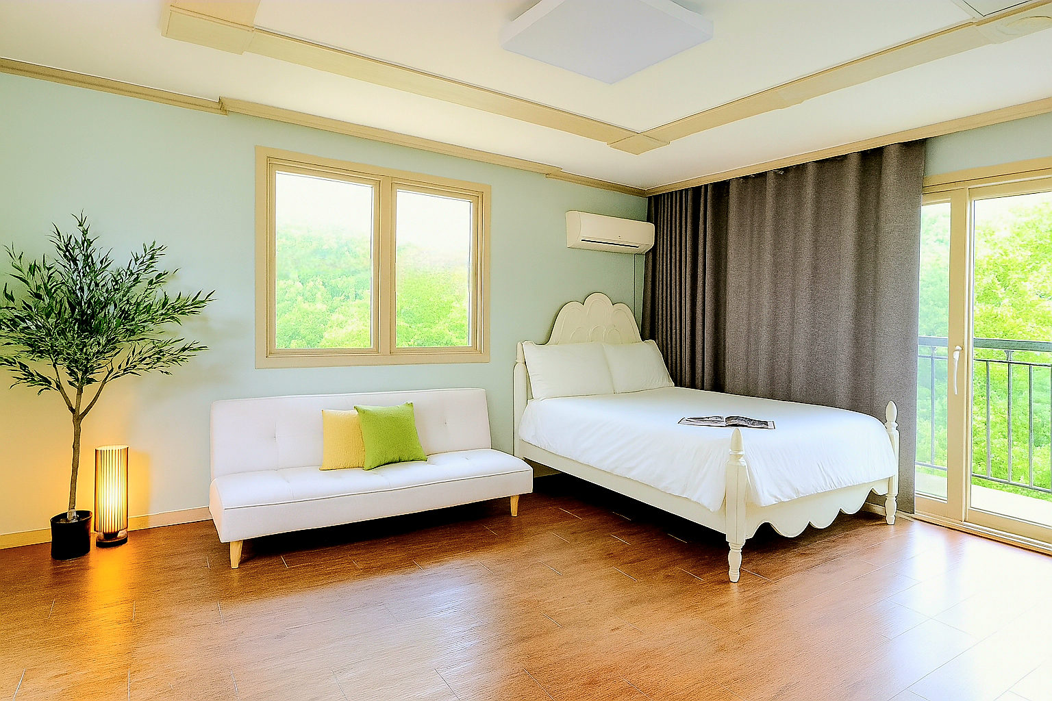 room detail thumbnail 0