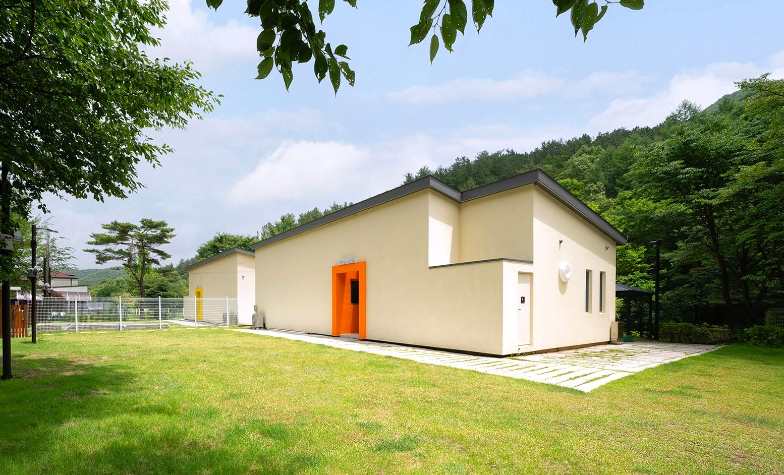 https://yaimg.yanolja.com/v5/2026/06/10/07/6a290e8be20469.49898446.jpg
