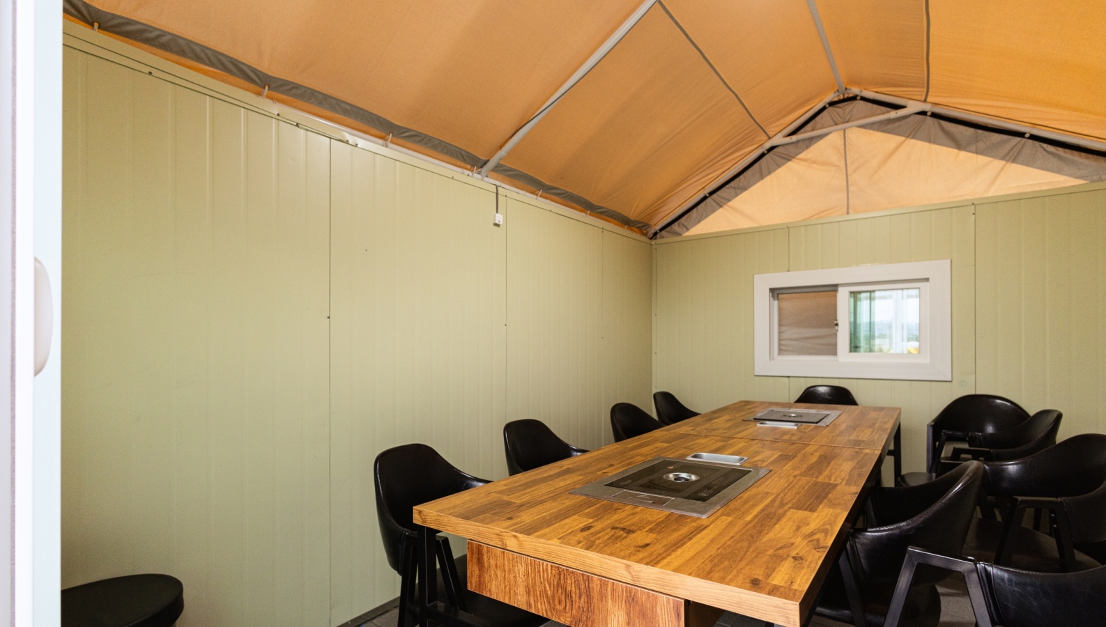 https://yaimg.yanolja.com/v5/2026/06/12/02/6a2b7069b1f238.45639445.jpg