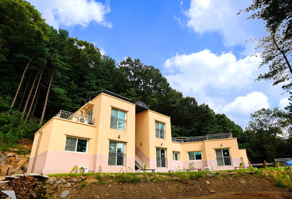 https://yaimg.yanolja.com/v5/2026/06/12/09/6a2bd24bc55889.29713359.jpg
