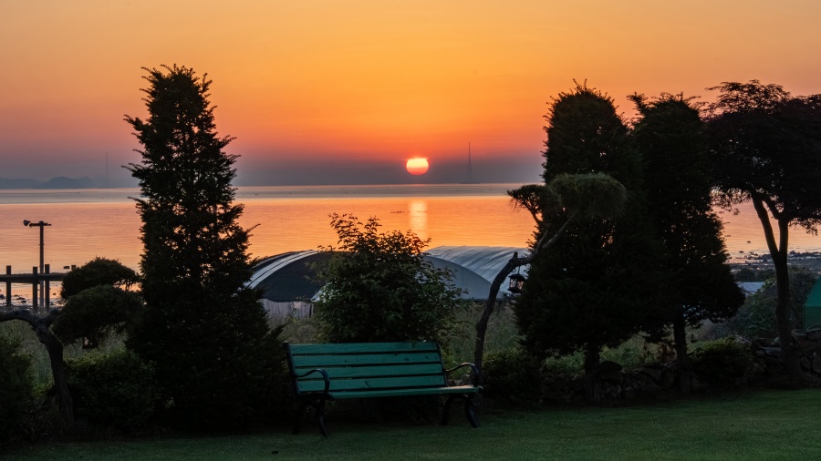 https://yaimg.yanolja.com/v5/2026/06/15/02/6a2f6515f15ef5.87538420.jpg