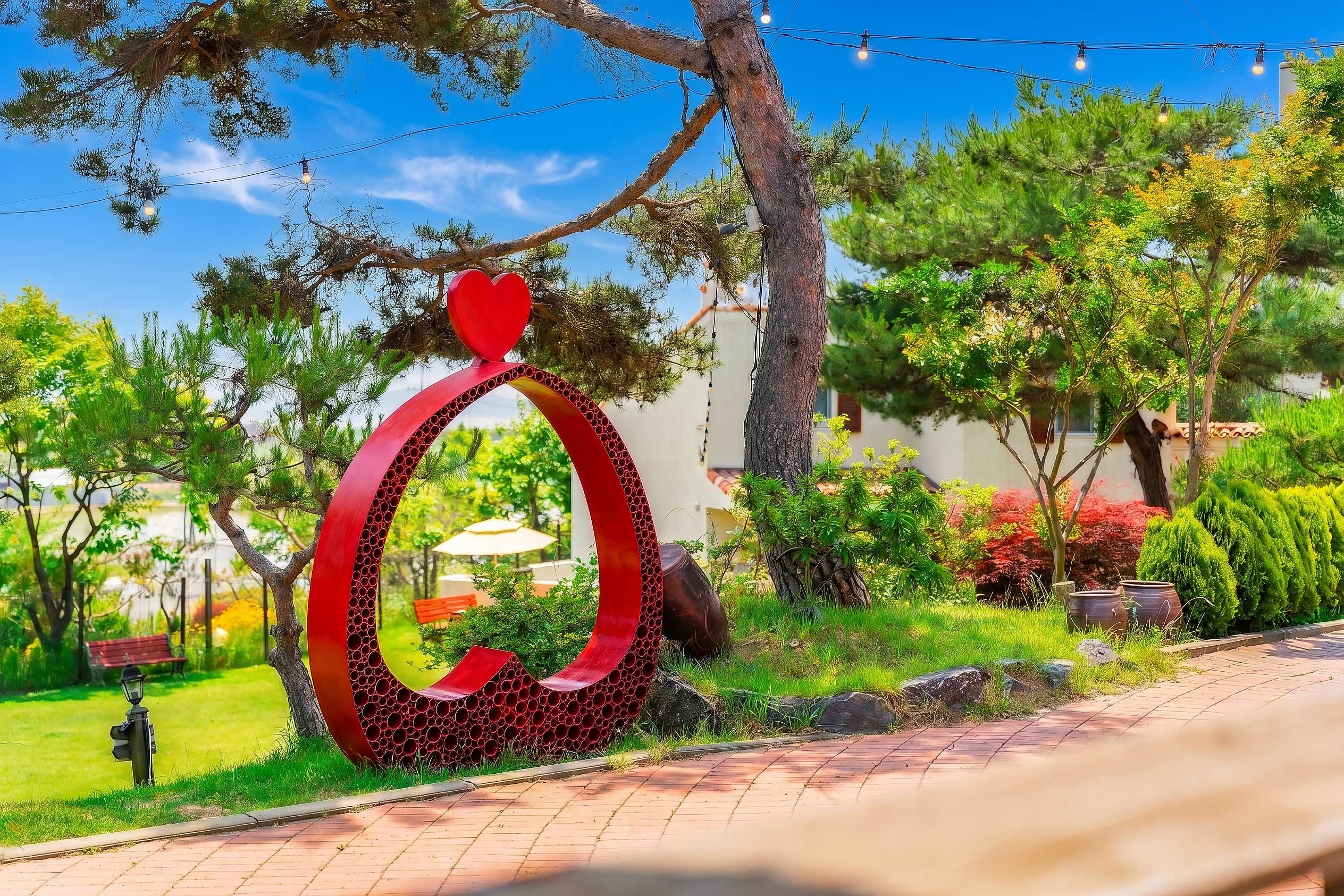 https://yaimg.yanolja.com/v5/2026/06/19/09/6a350cf239cc23.27815279.jpg