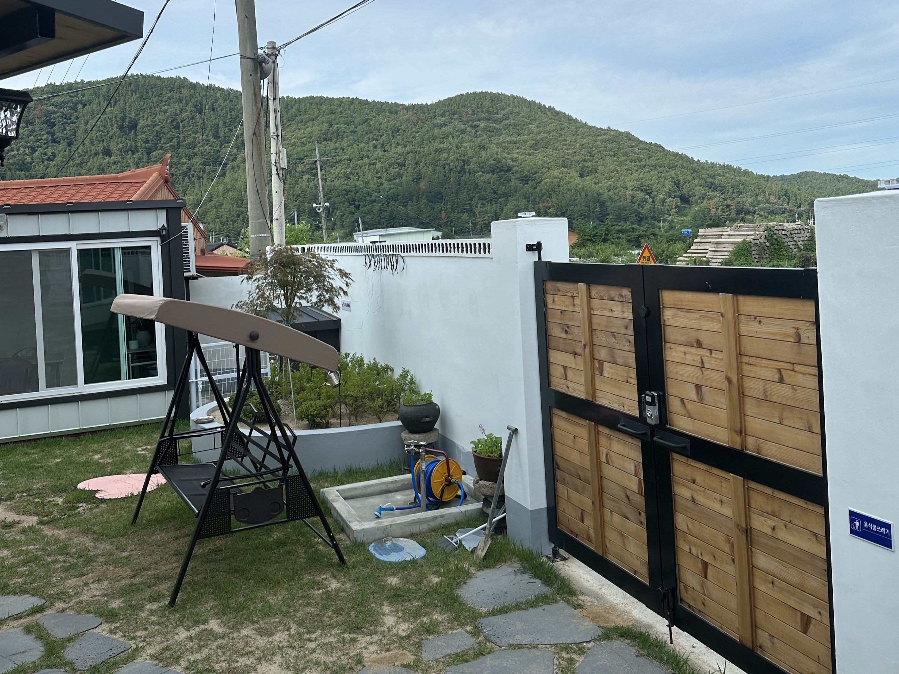 https://yaimg.yanolja.com/v5/2026/06/26/08/6a3e3de4a93773.77498485.jpeg