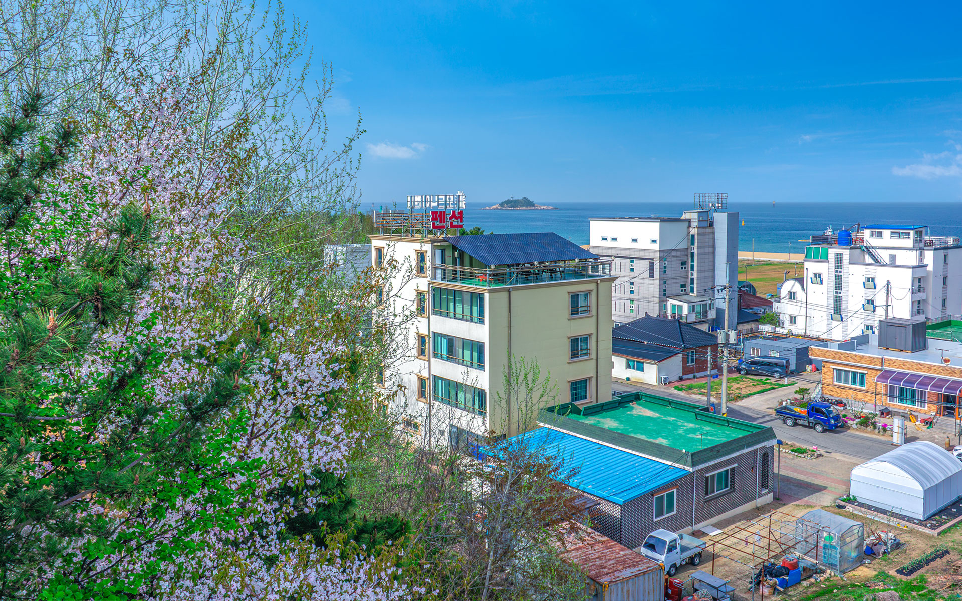 https://yaimg.yanolja.com/v5/2026/06/30/00/6a4313b4815ca7.42269678.jpg