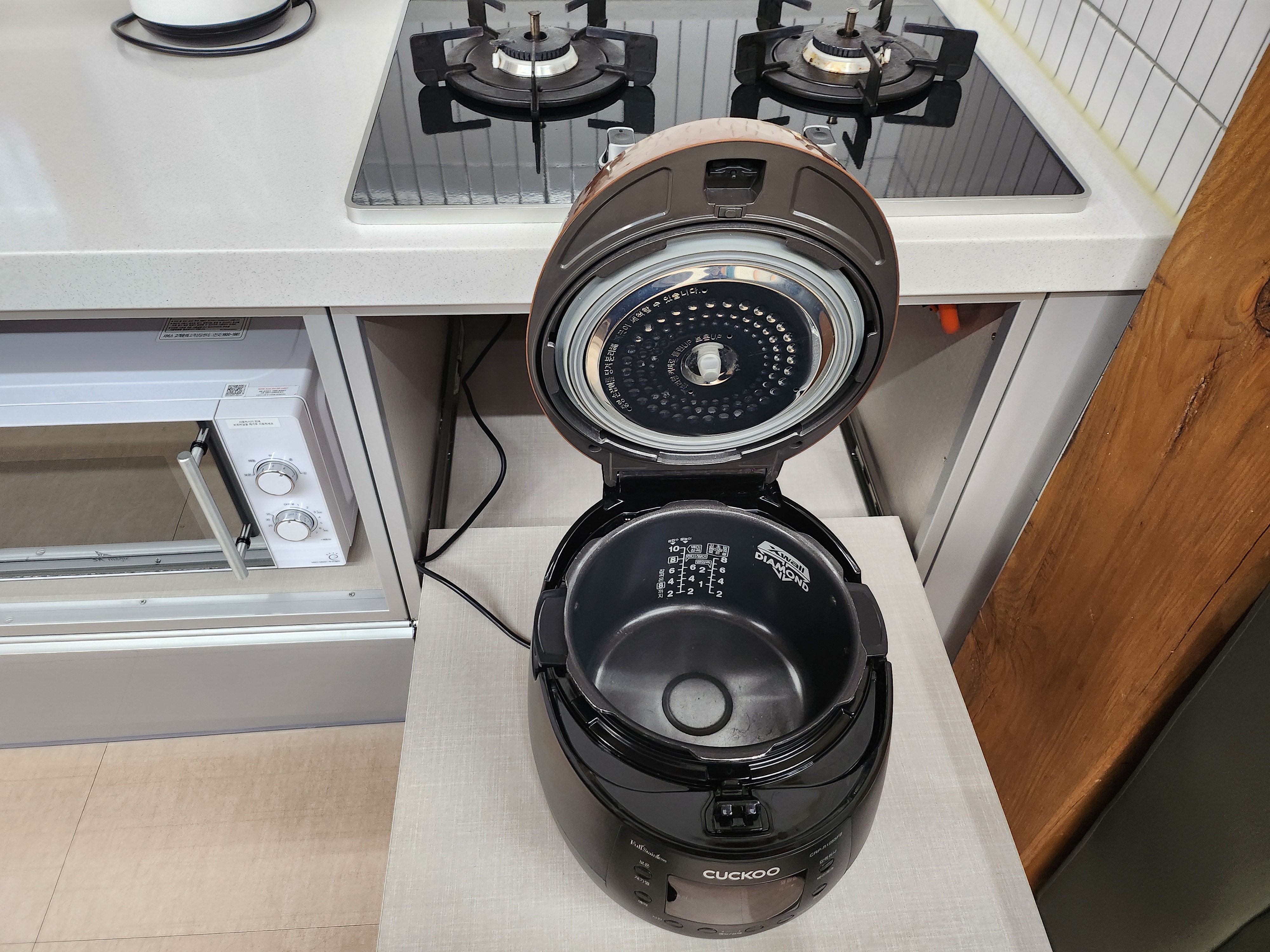 https://yaimg.yanolja.com/v5/2026/07/01/06/6a44b6e5d66162.55860404.jpg