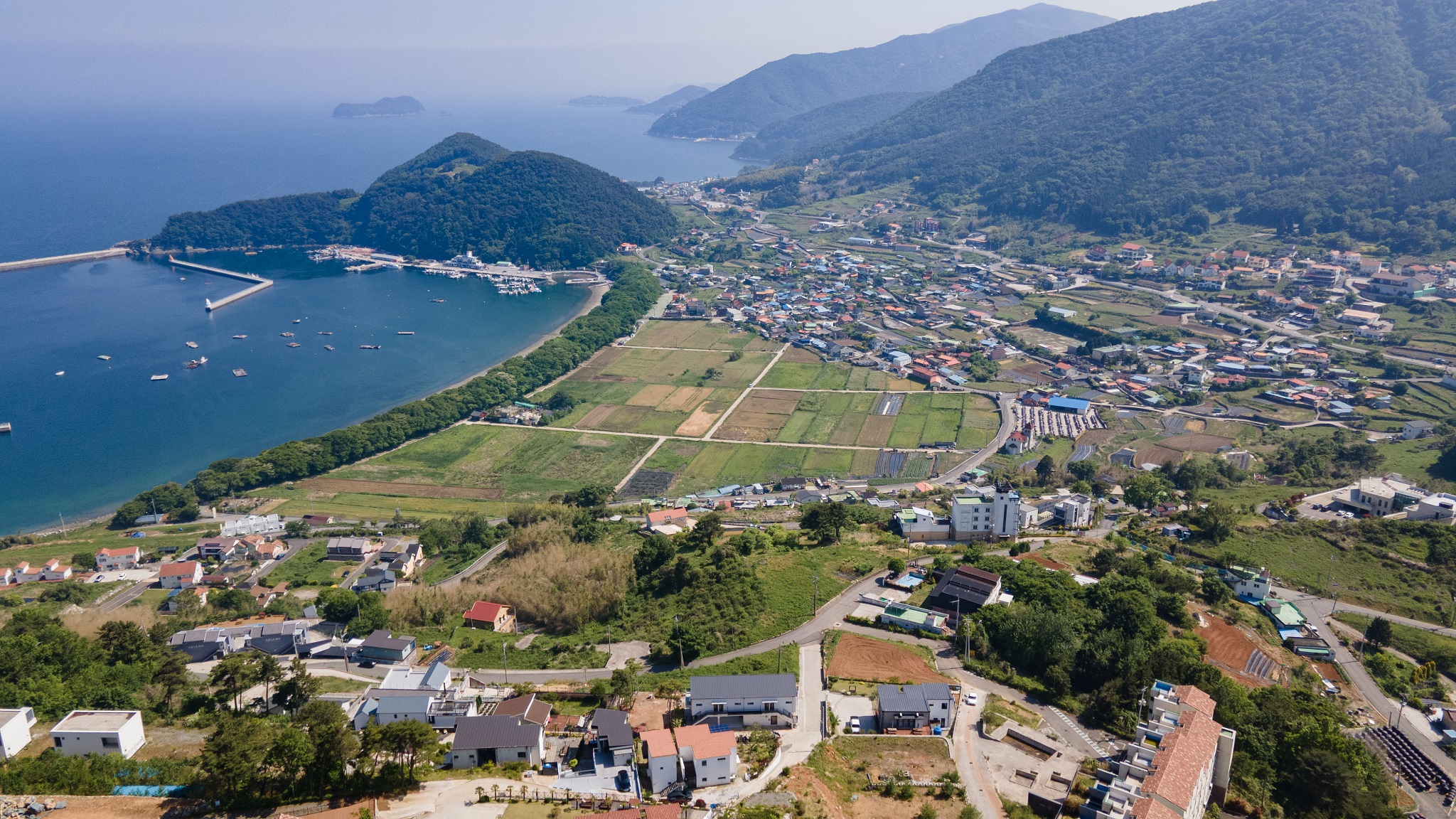 https://yaimg.yanolja.com/v5/2026/07/09/02/6a4f0b06aca105.56858796.jpg
