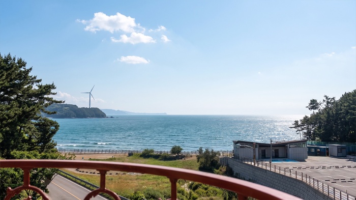 https://yaimg.yanolja.com/v5/2026/07/20/05/6a5db363d1a850.99787126.jpg