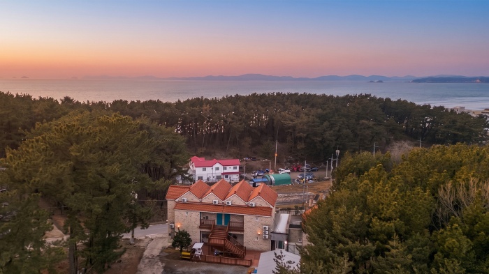 https://yaimg.yanolja.com/v5/2026/07/21/06/6a5f183350bc09.83336132.jpg