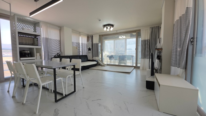 https://yaimg.yanolja.com/v5/2026/07/21/07/6a5f2019275fd7.53051402.jpg