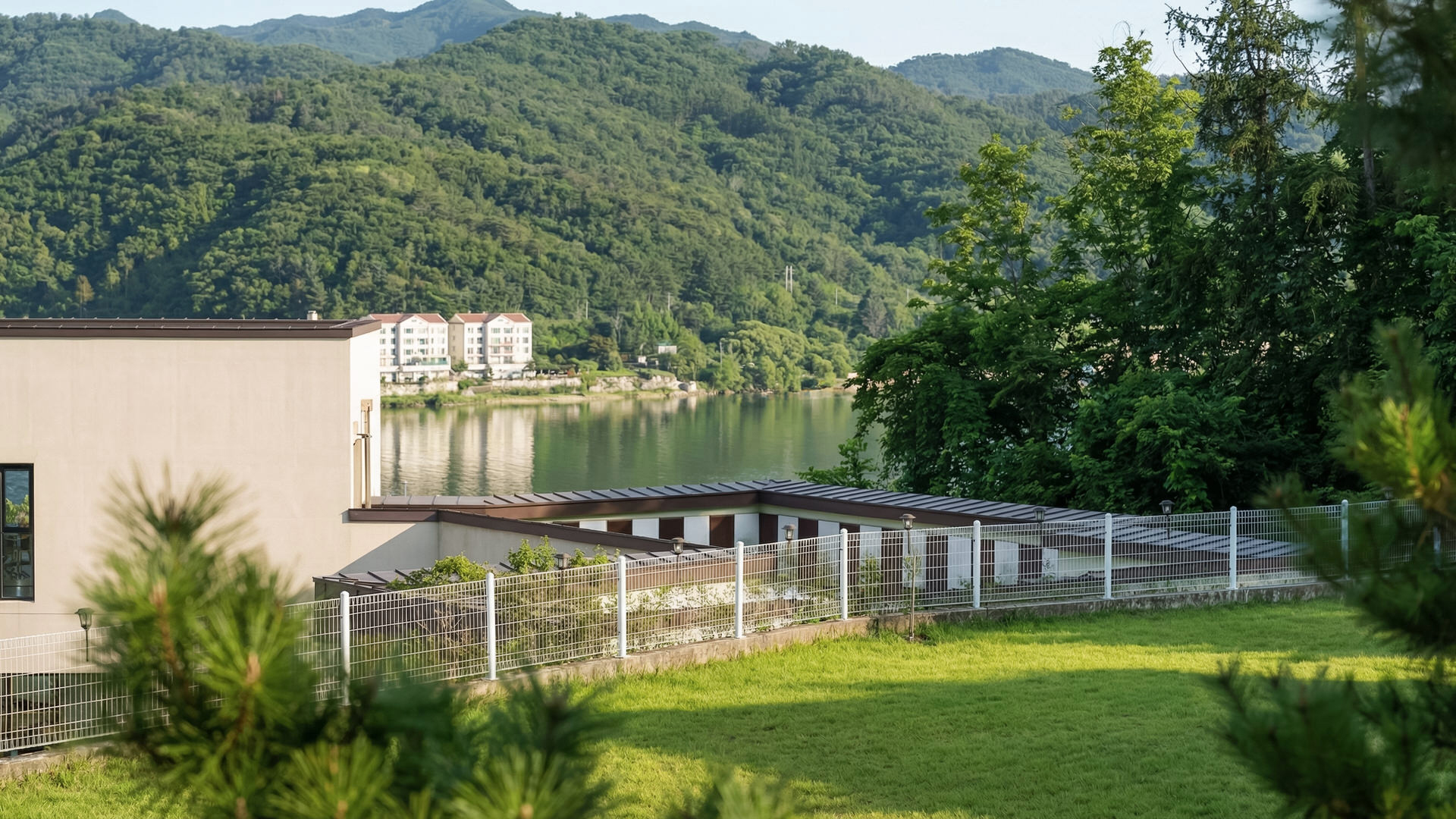 https://yaimg.yanolja.com/v5/2026/07/23/06/6a61b85320c599.01375730.jpg