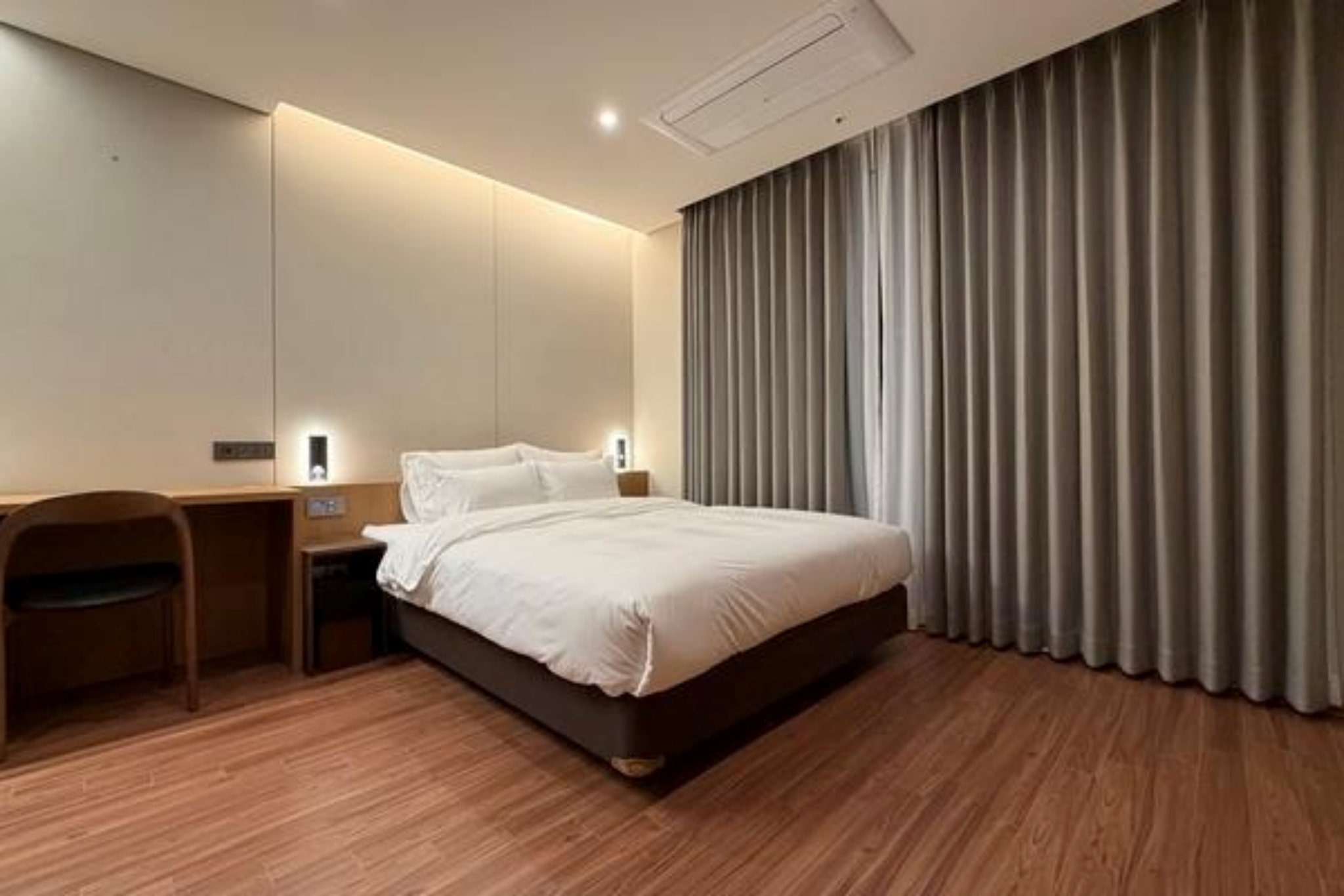 https://yaimg.yanolja.com/v5/2026/07/29/06/6a69a068afb5d4.31205699.png