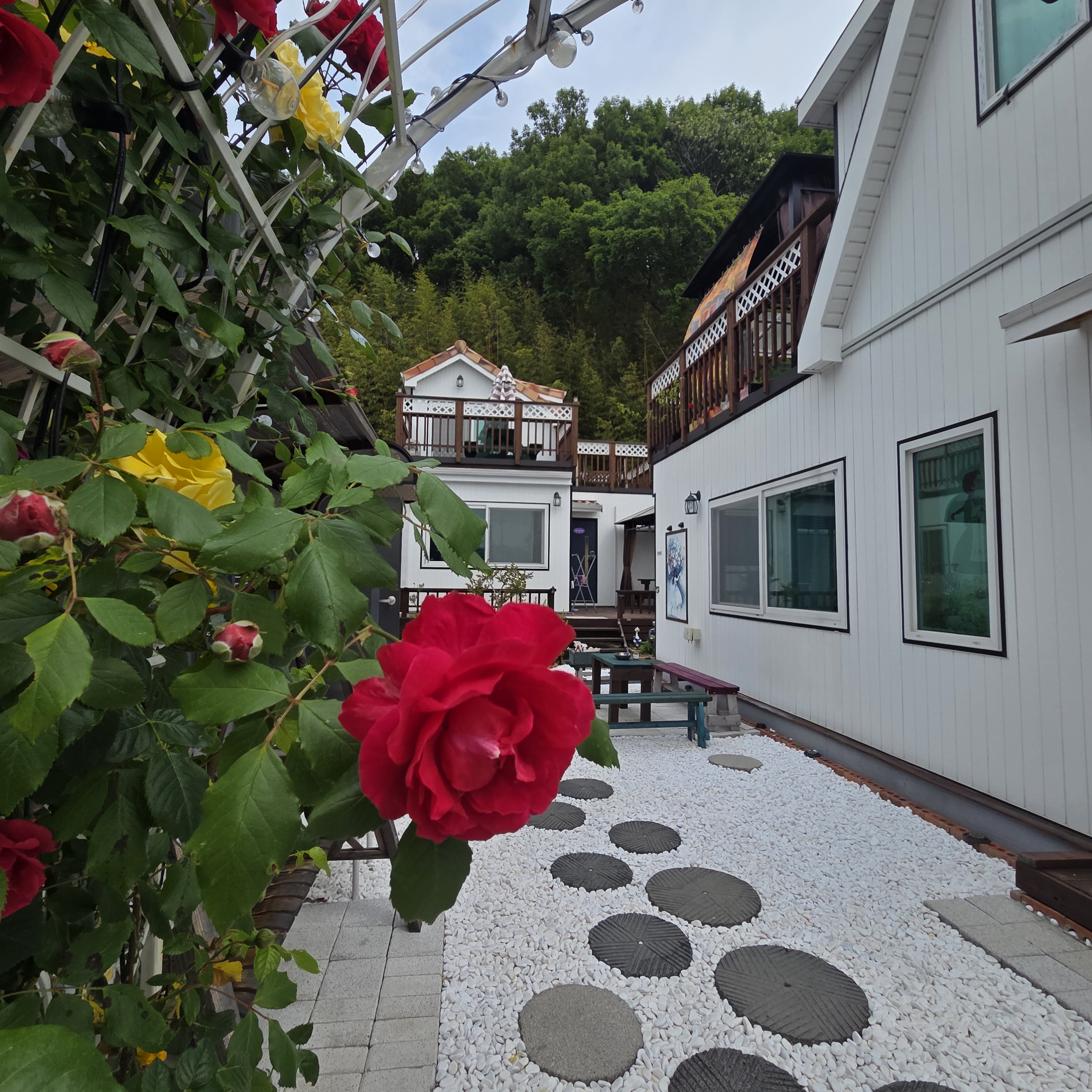 https://yaimg.yanolja.com/v5/2026/08/18/02/6a83c7e2d0ebe0.65675128.jpg