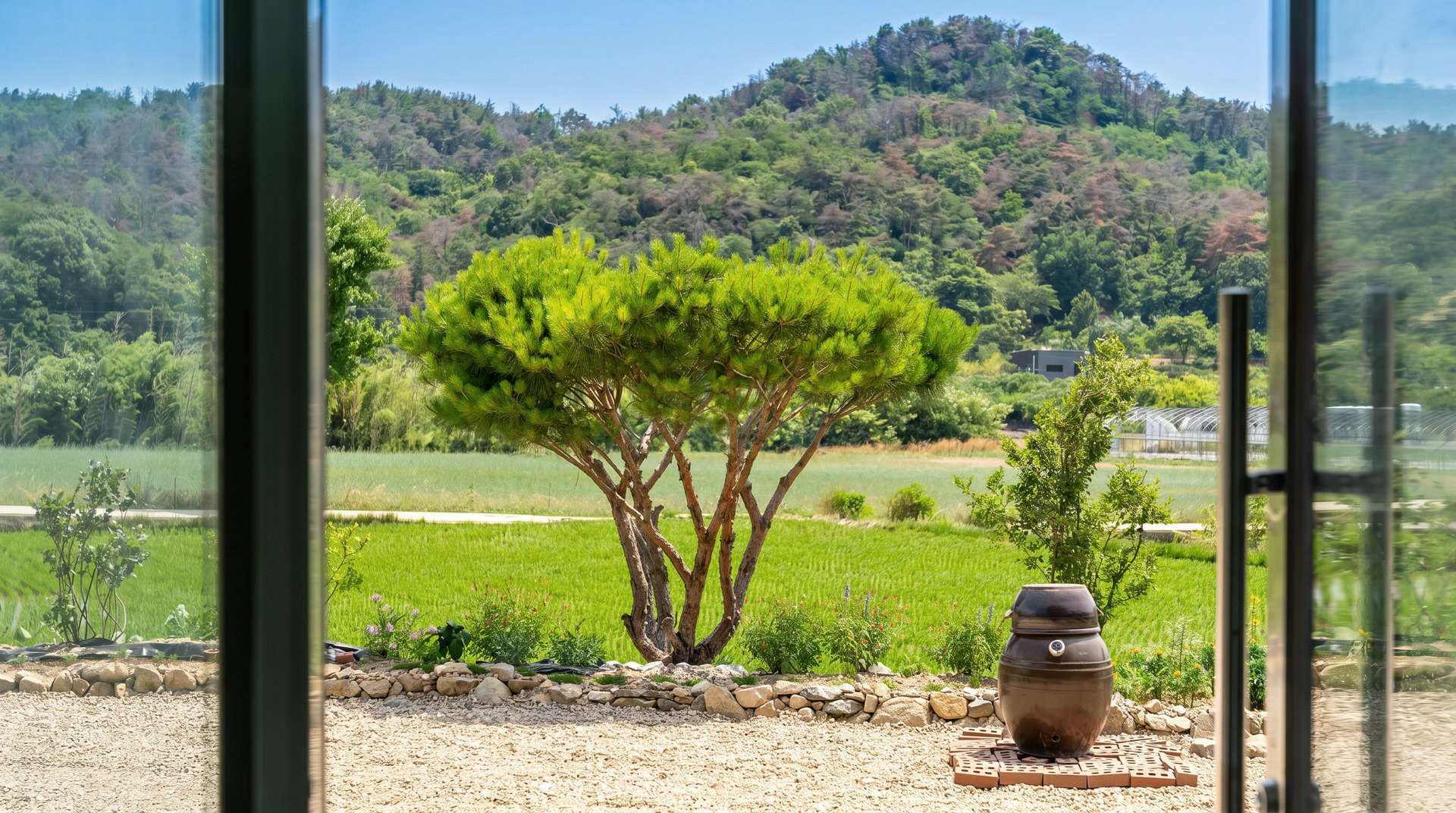 https://yaimg.yanolja.com/v5/2026/08/25/01/6a8cf47f071d94.00731375.jpg
