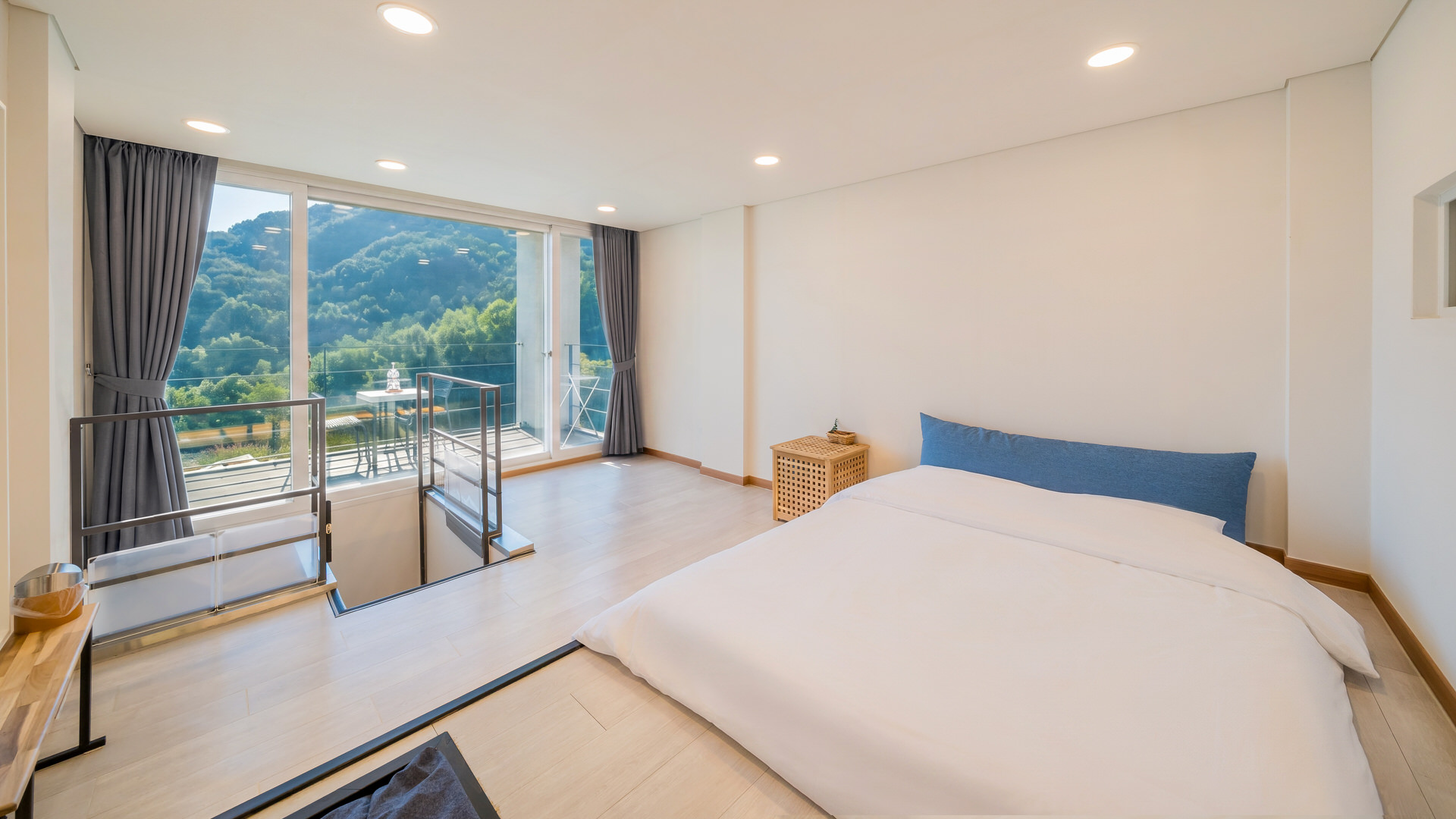 https://yaimg.yanolja.com/v5/2026/08/31/03/6a94fa4e8b35f3.74994514.jpg