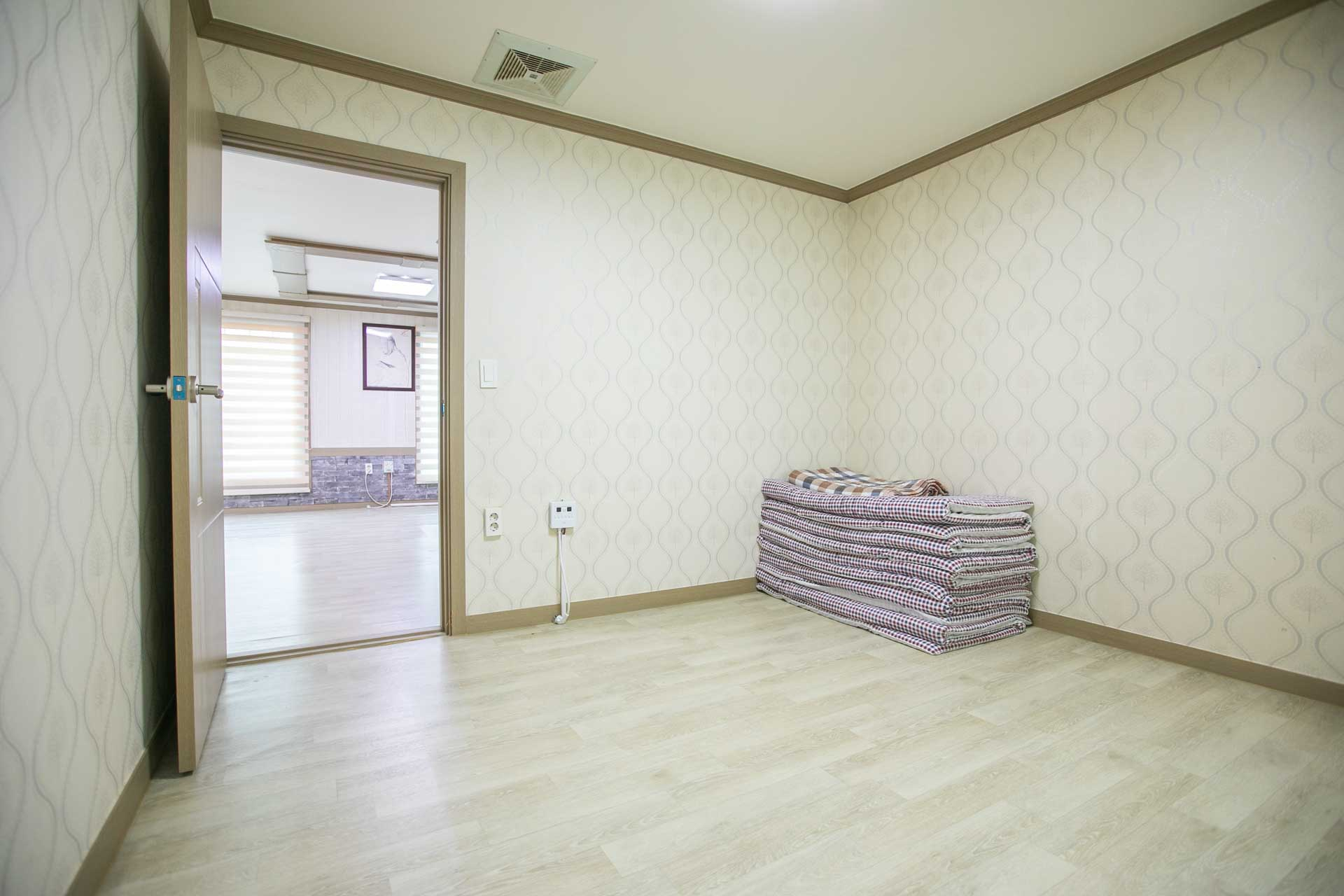 https://yaimg.yanolja.com/v5/2026/09/04/08/6a9a8208554042.42710719.jpg
