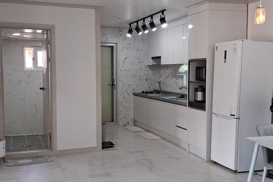 https://yaimg.yanolja.com/v5/2026/09/08/00/6a9f5bcf9e8353.29953665.jpg