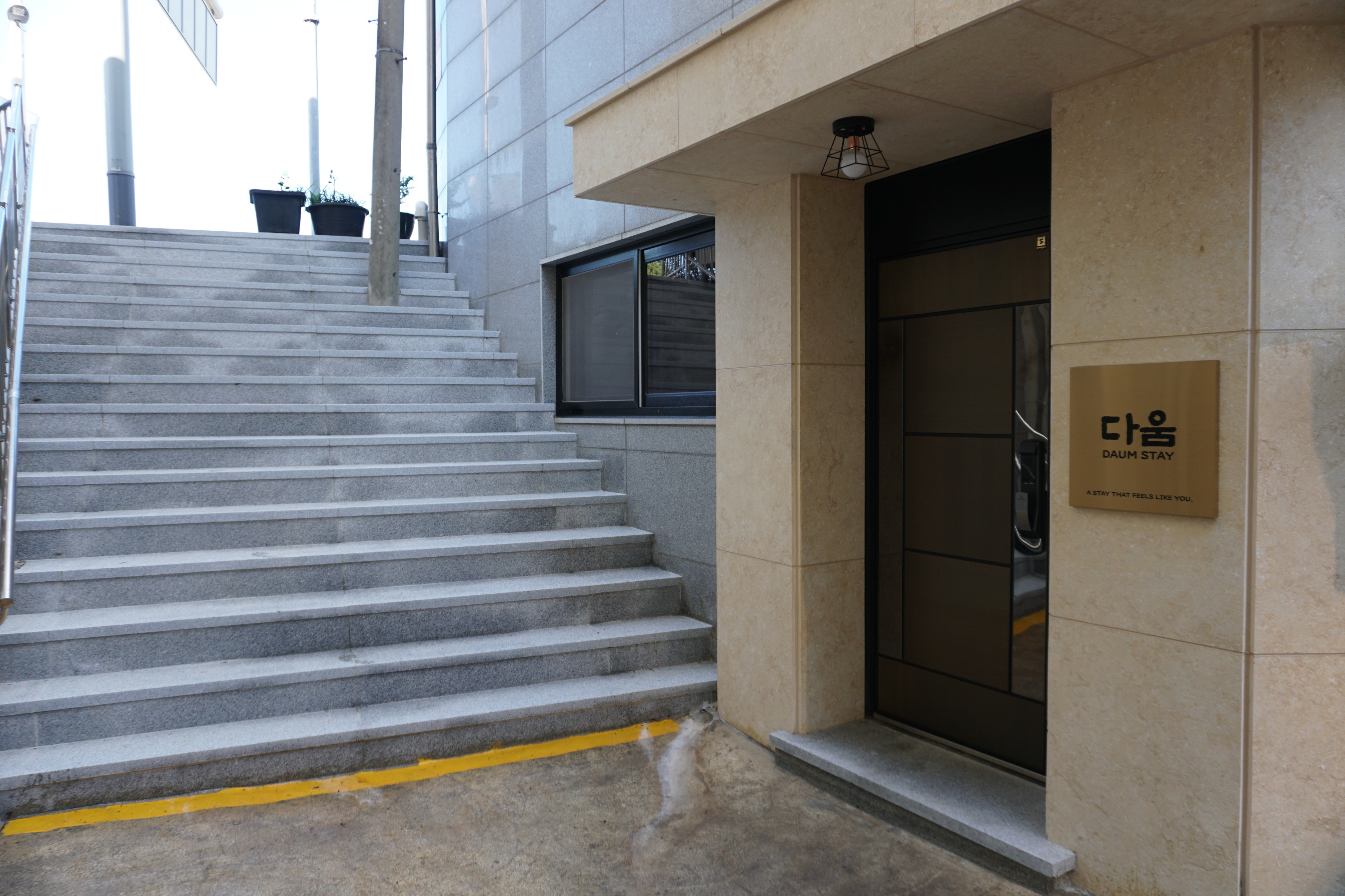 https://yaimg.yanolja.com/v5/2026/09/09/05/6aa0ee6e379e33.14487785.jpg