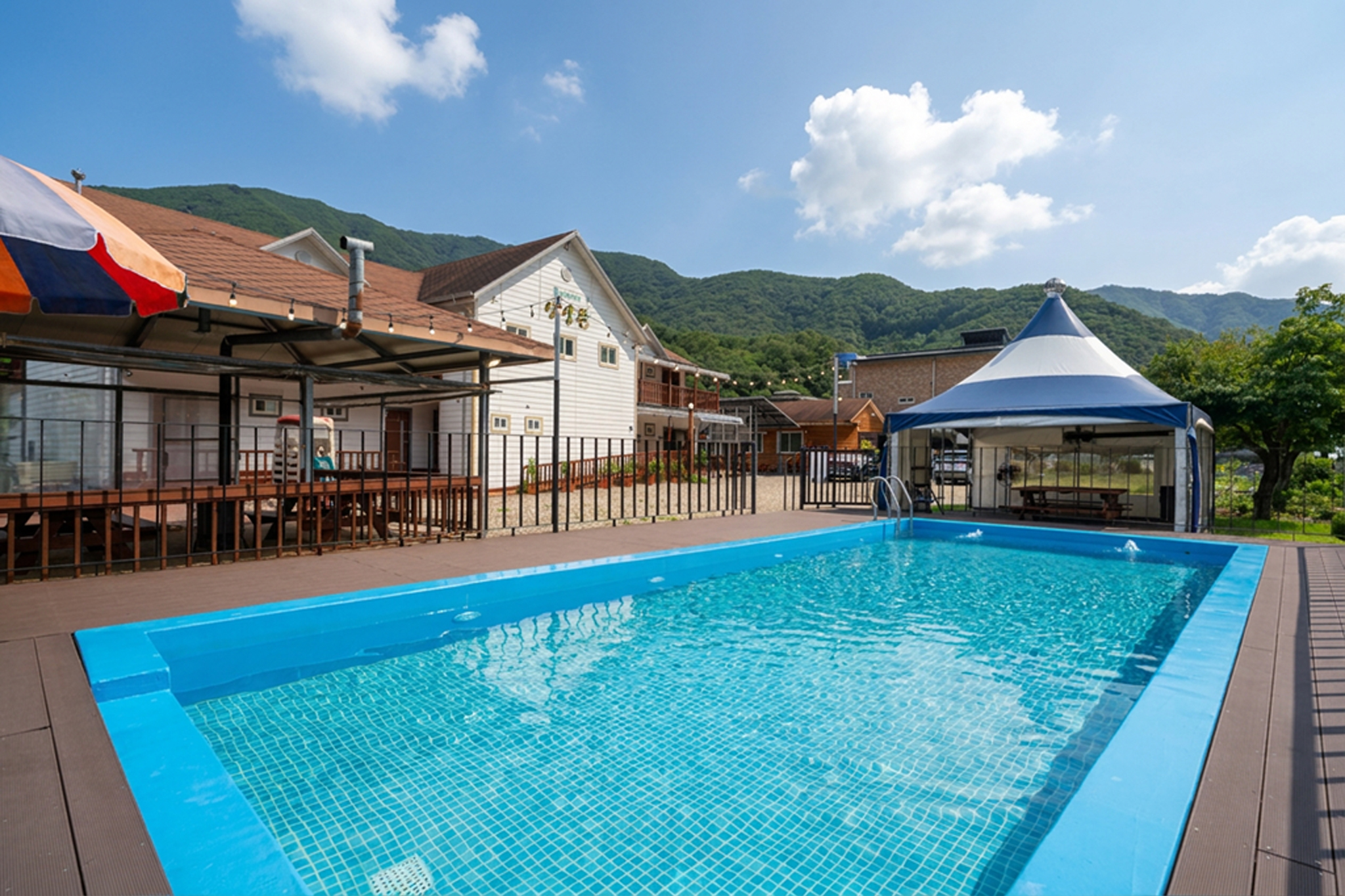https://yaimg.yanolja.com/v5/2026/09/15/04/6aa8cad8090a46.37211802.jpg