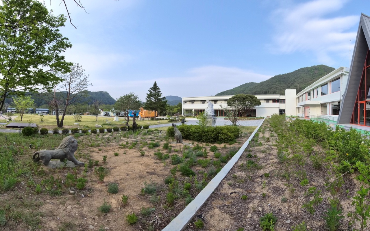 https://yaimg.yanolja.com/v5/2026/09/16/08/6aaa572d2b3b26.48532392.jpg